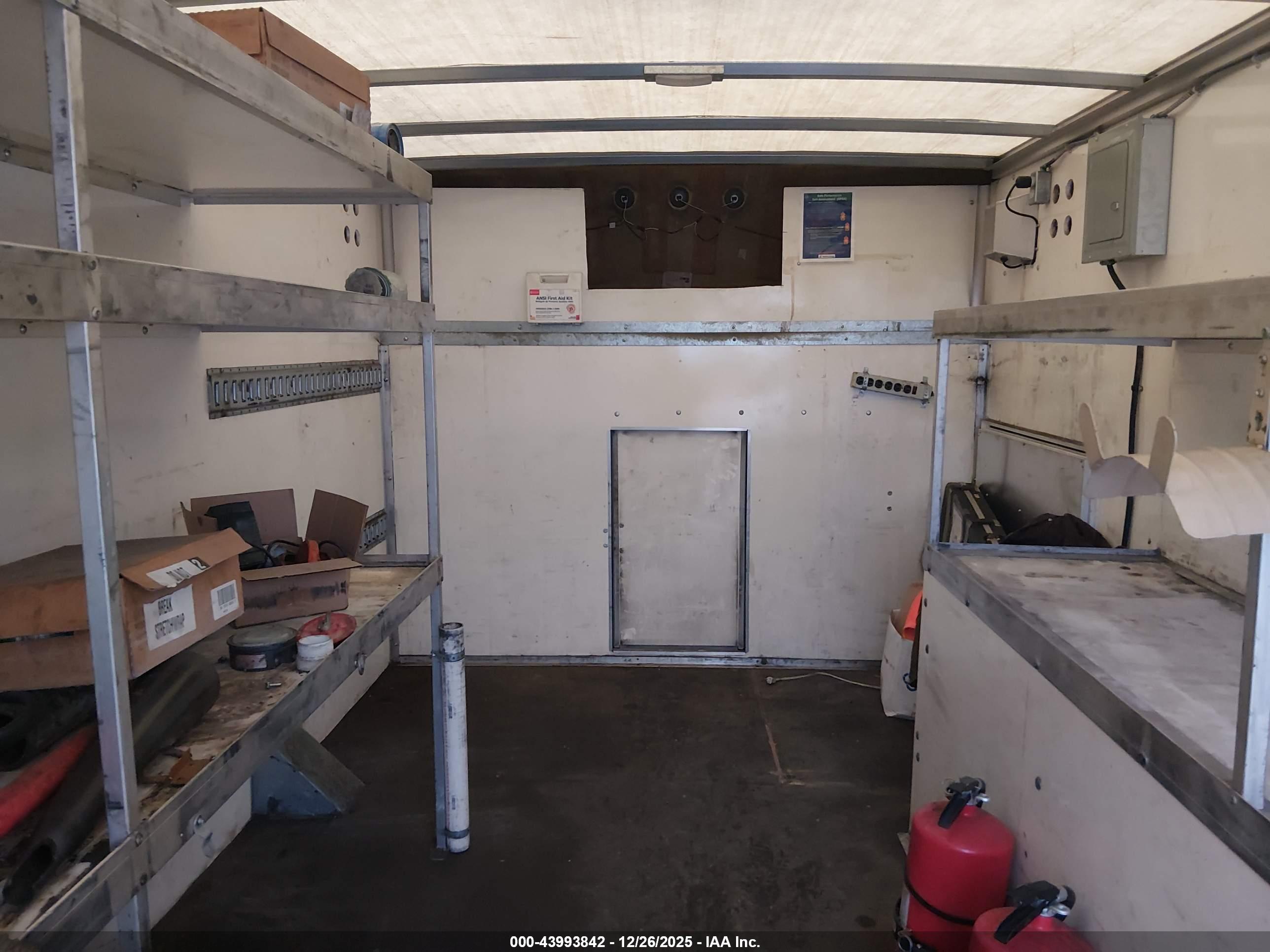 CHEVROLET EXPRESS image 7