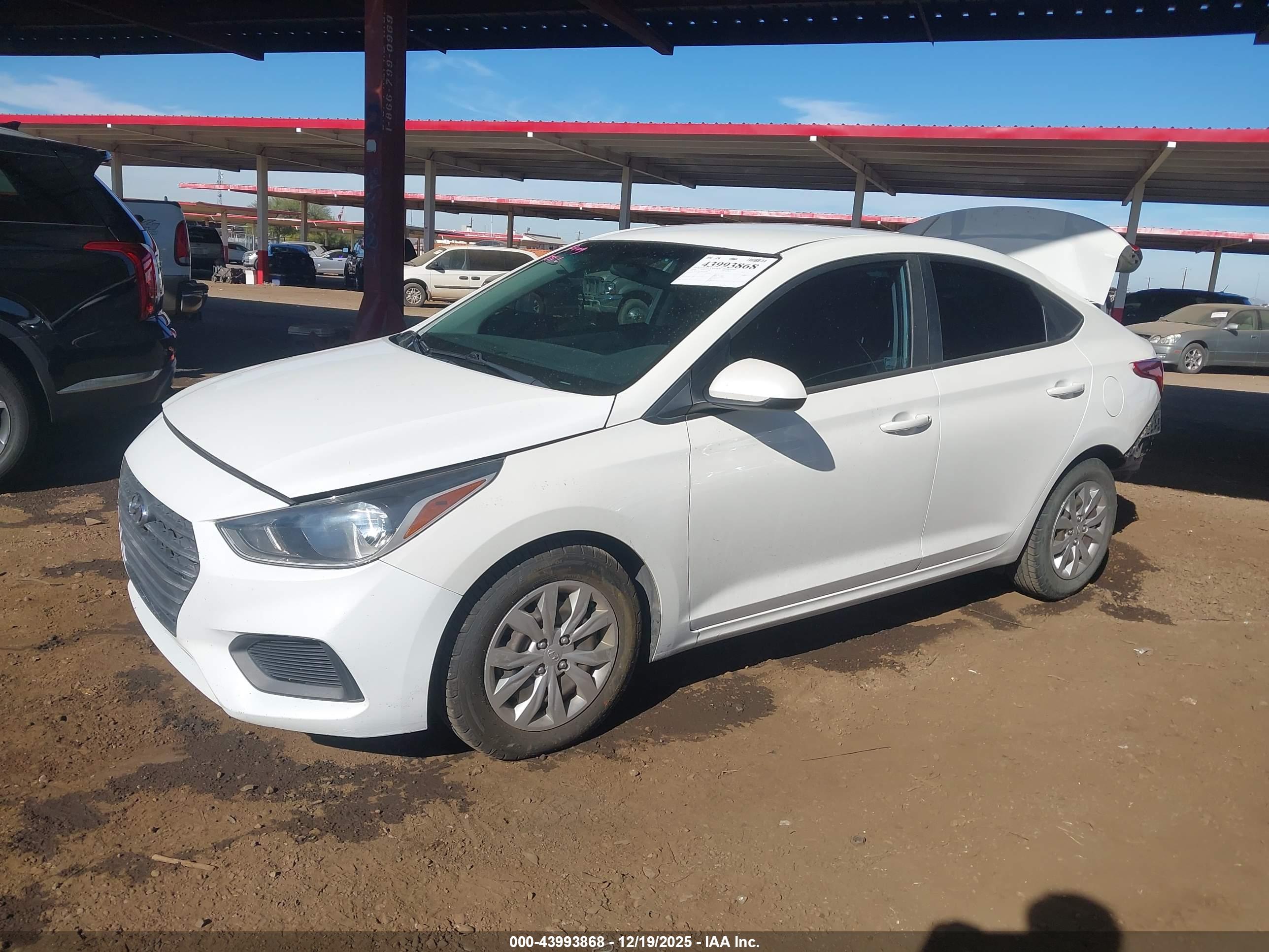HYUNDAI ACCENT image 2