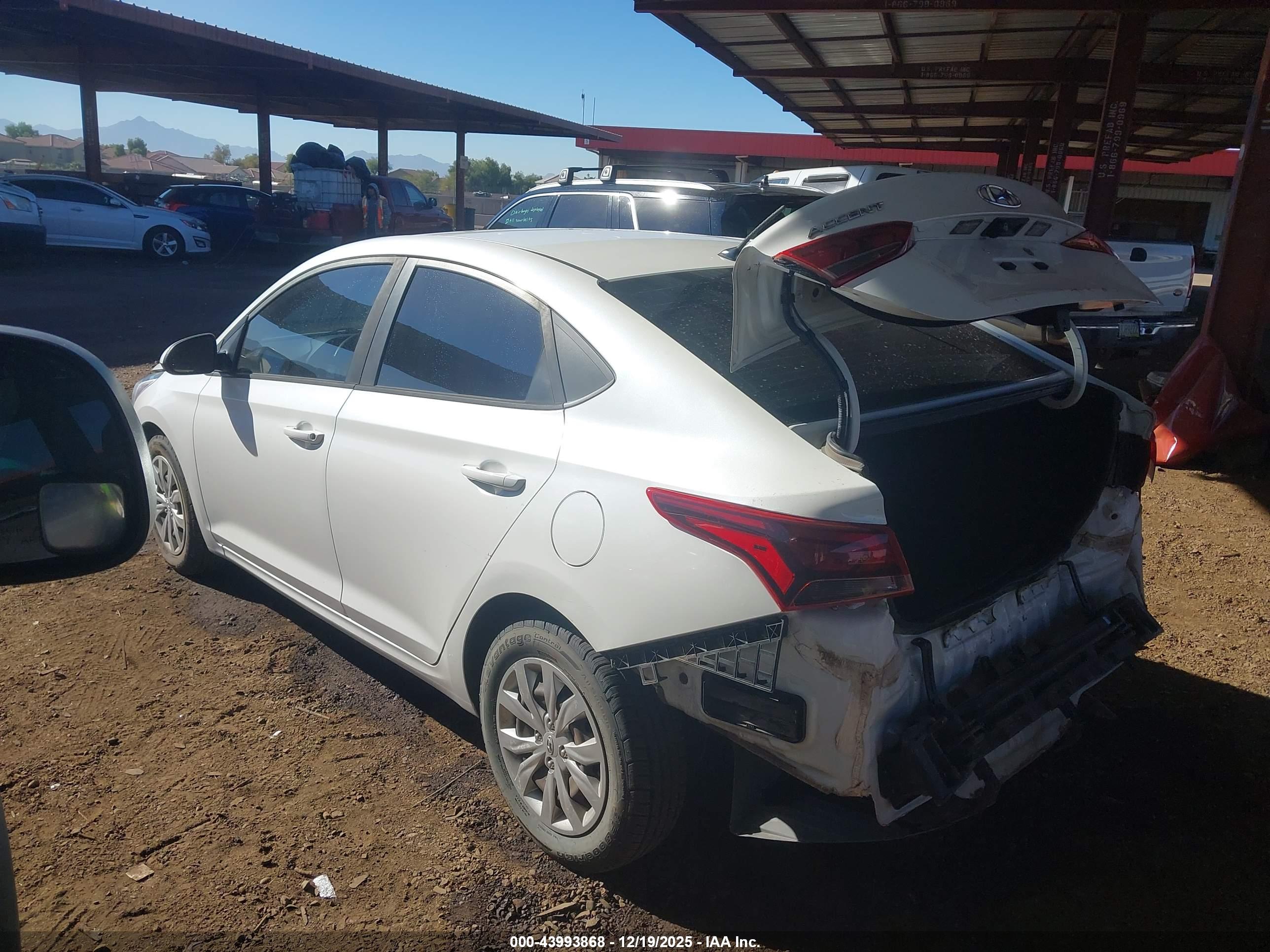 HYUNDAI ACCENT image 3