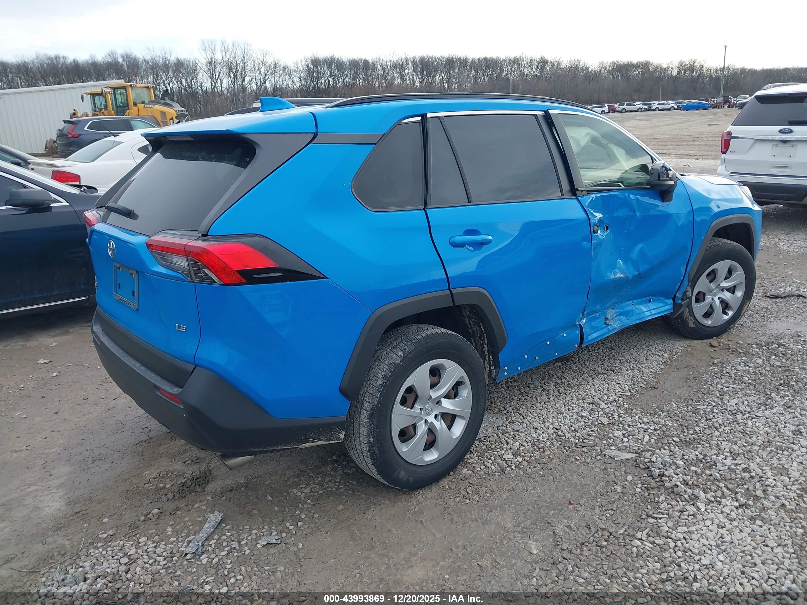 TOYOTA RAV4 image 4