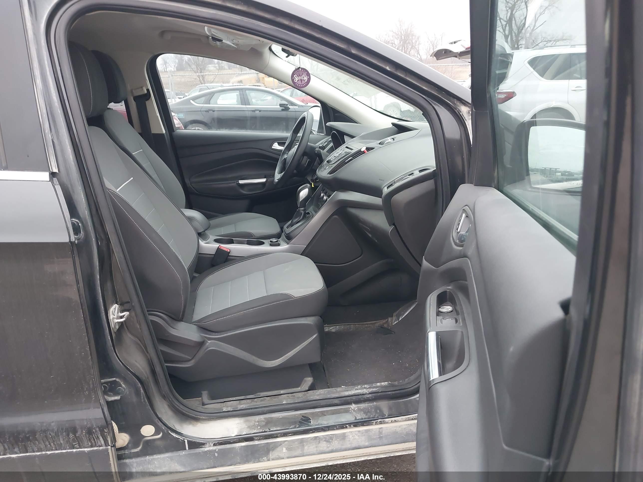 FORD ESCAPE image 5