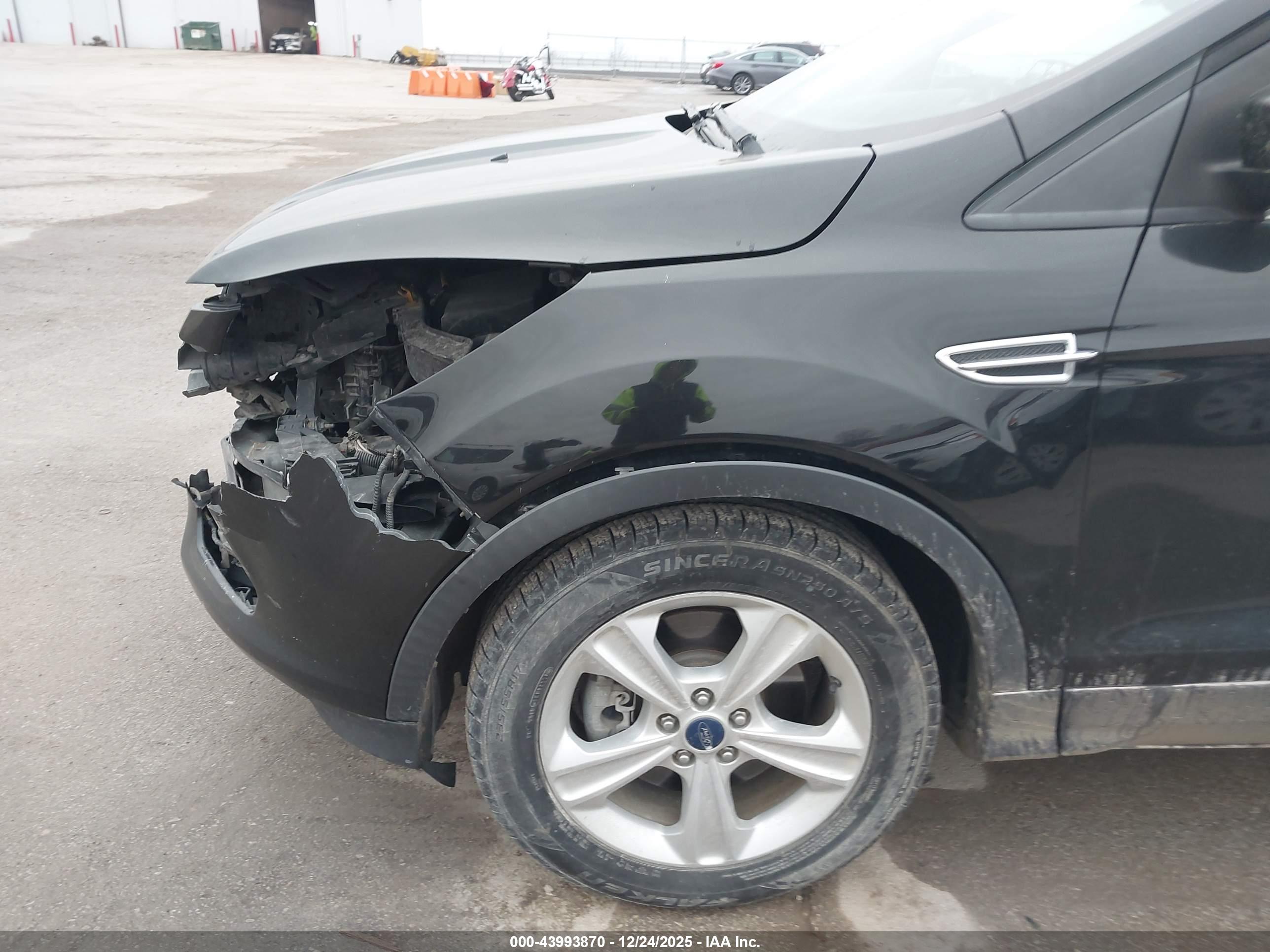 FORD ESCAPE image 6