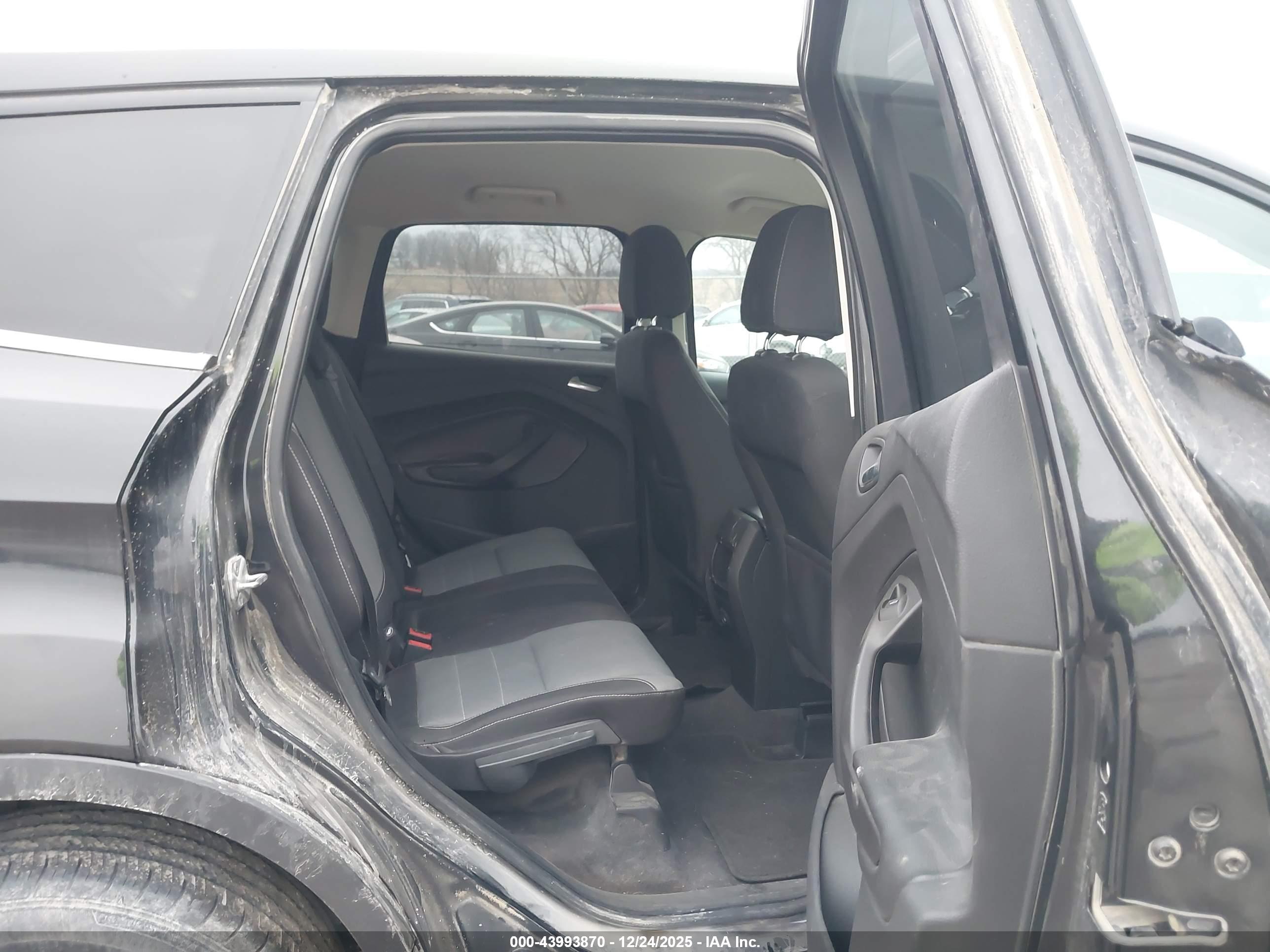 FORD ESCAPE image 8