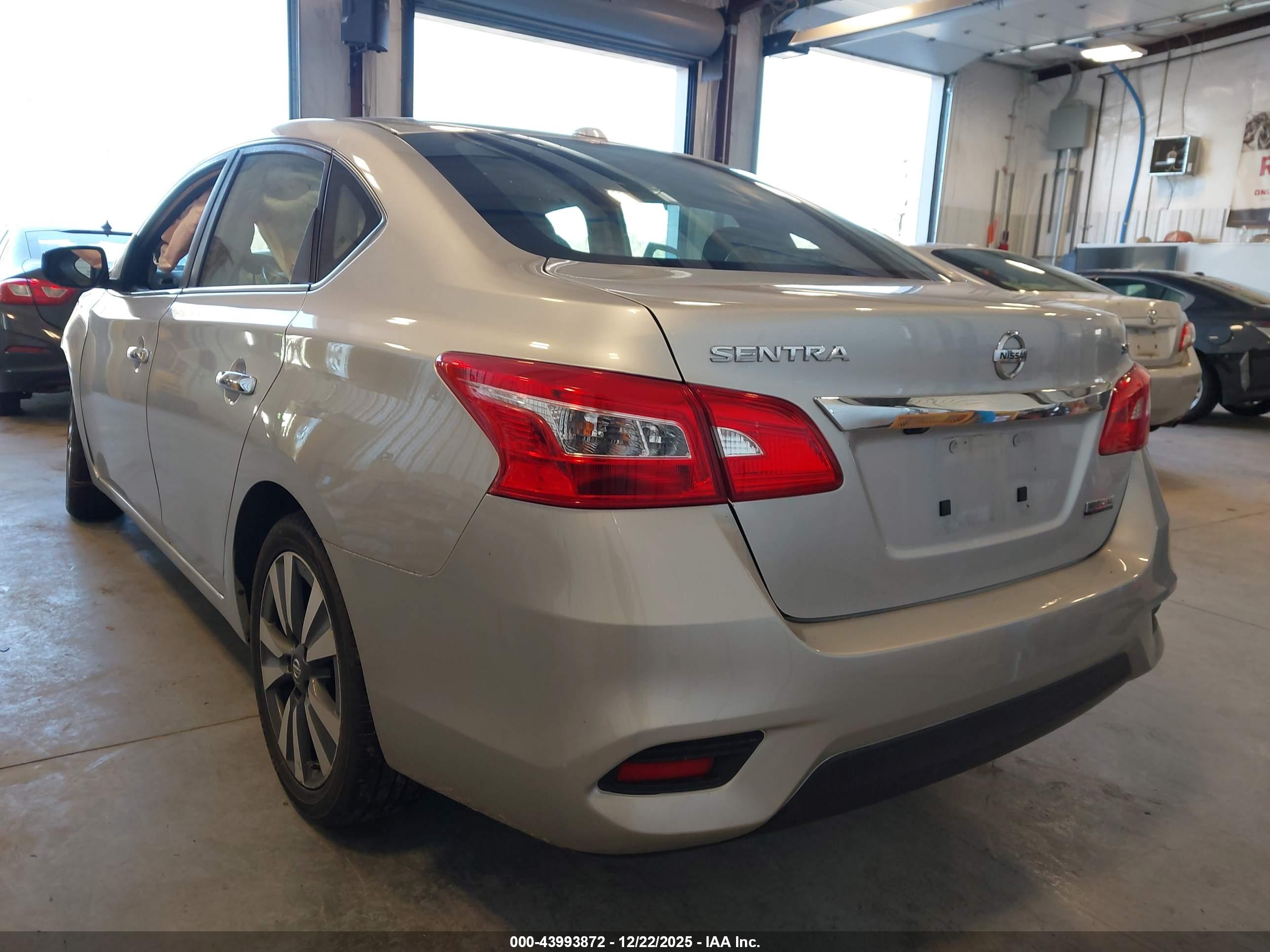 NISSAN SENTRA image 3