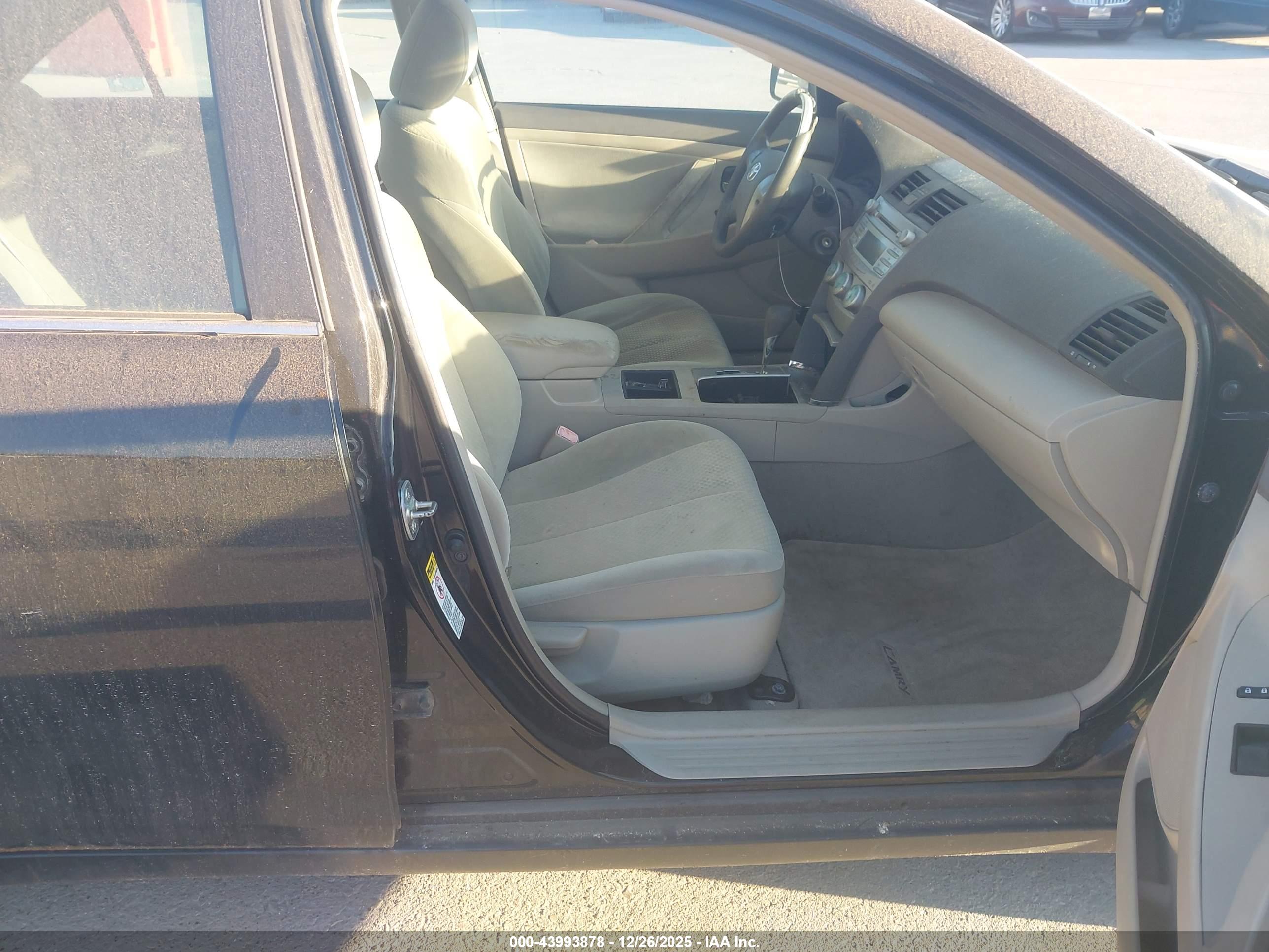 TOYOTA CAMRY image 5