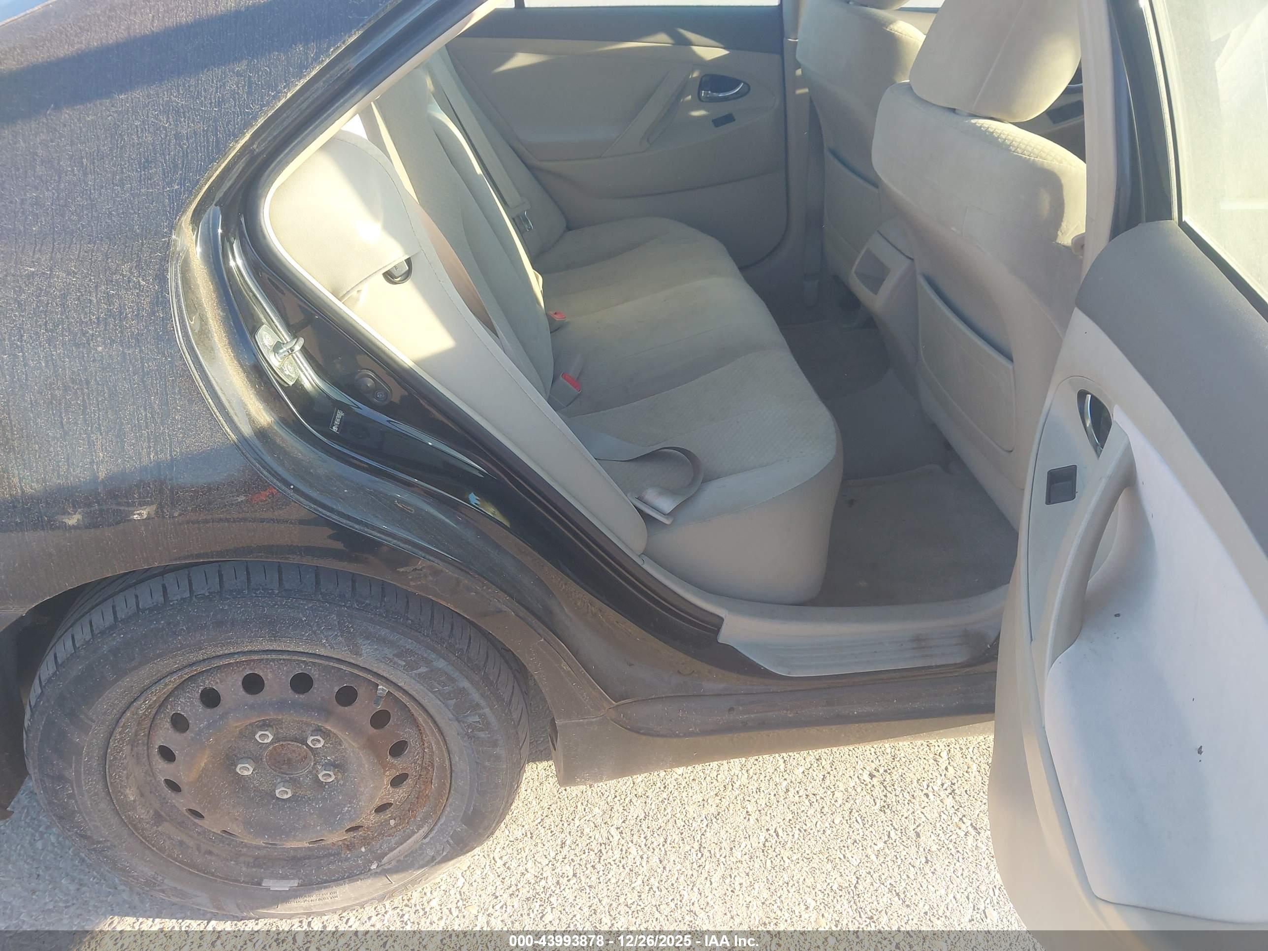 TOYOTA CAMRY image 8