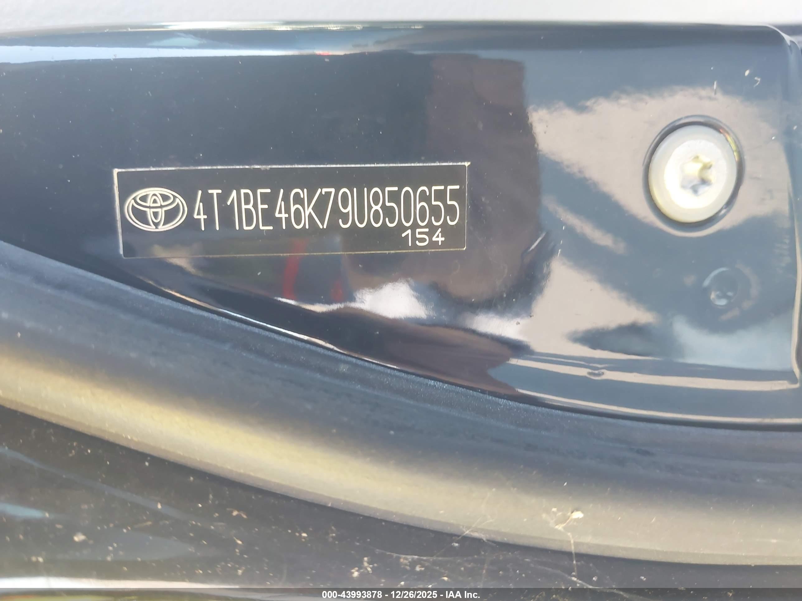 TOYOTA CAMRY image 9