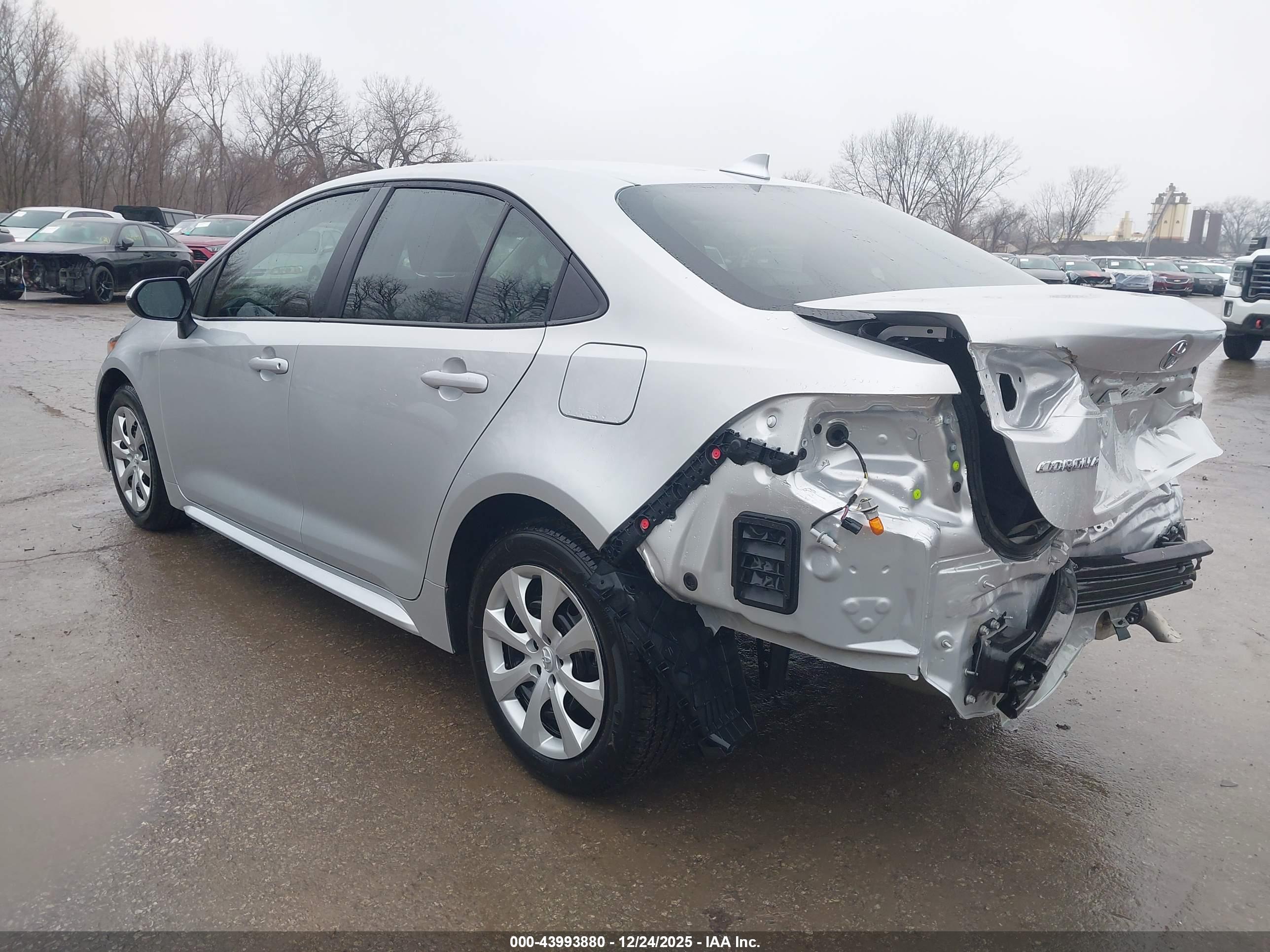 TOYOTA COROLLA image 3