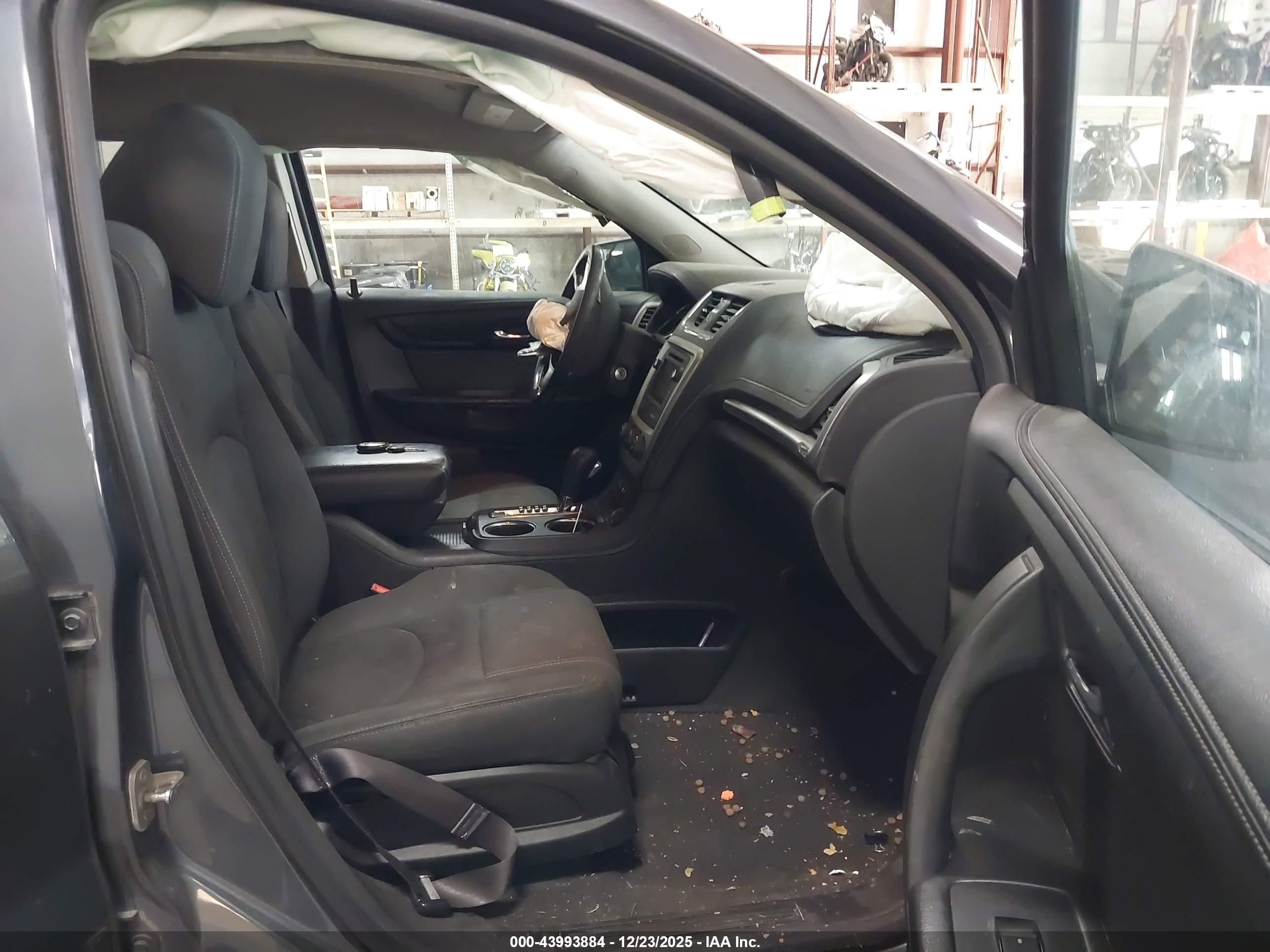 GMC ACADIA image 5