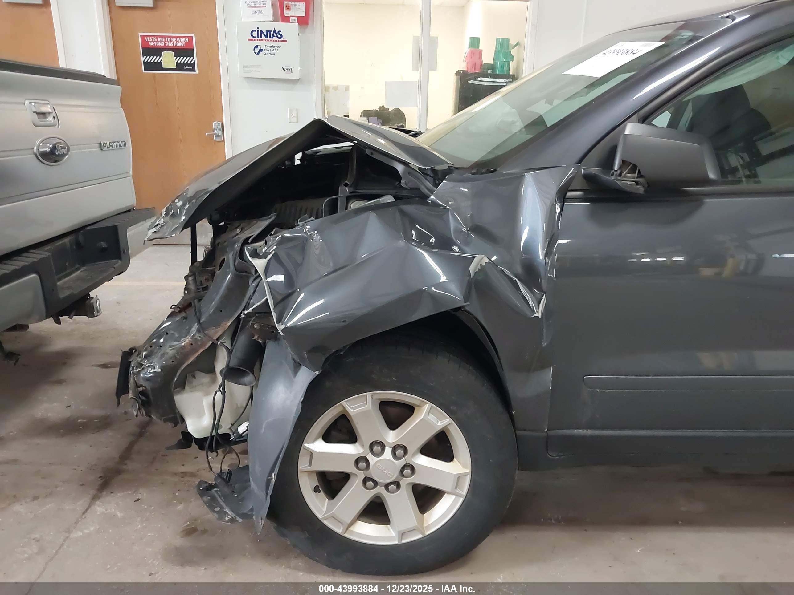 GMC ACADIA image 6