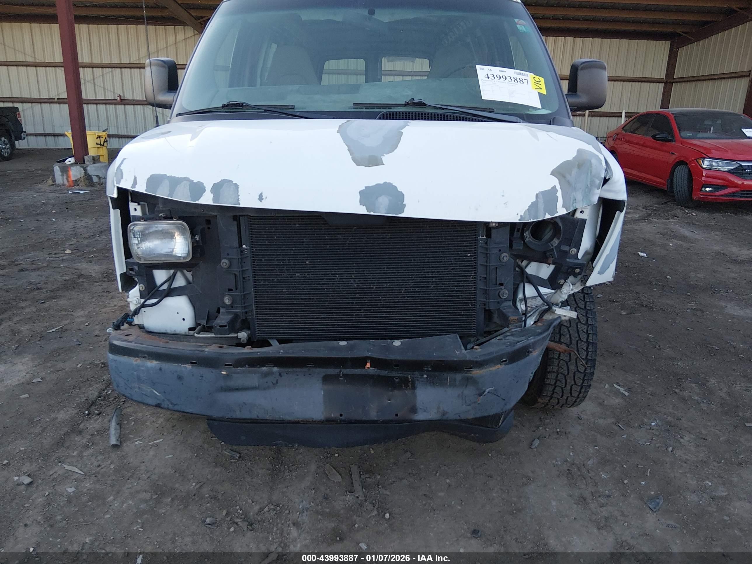 GMC SAVANA image 6