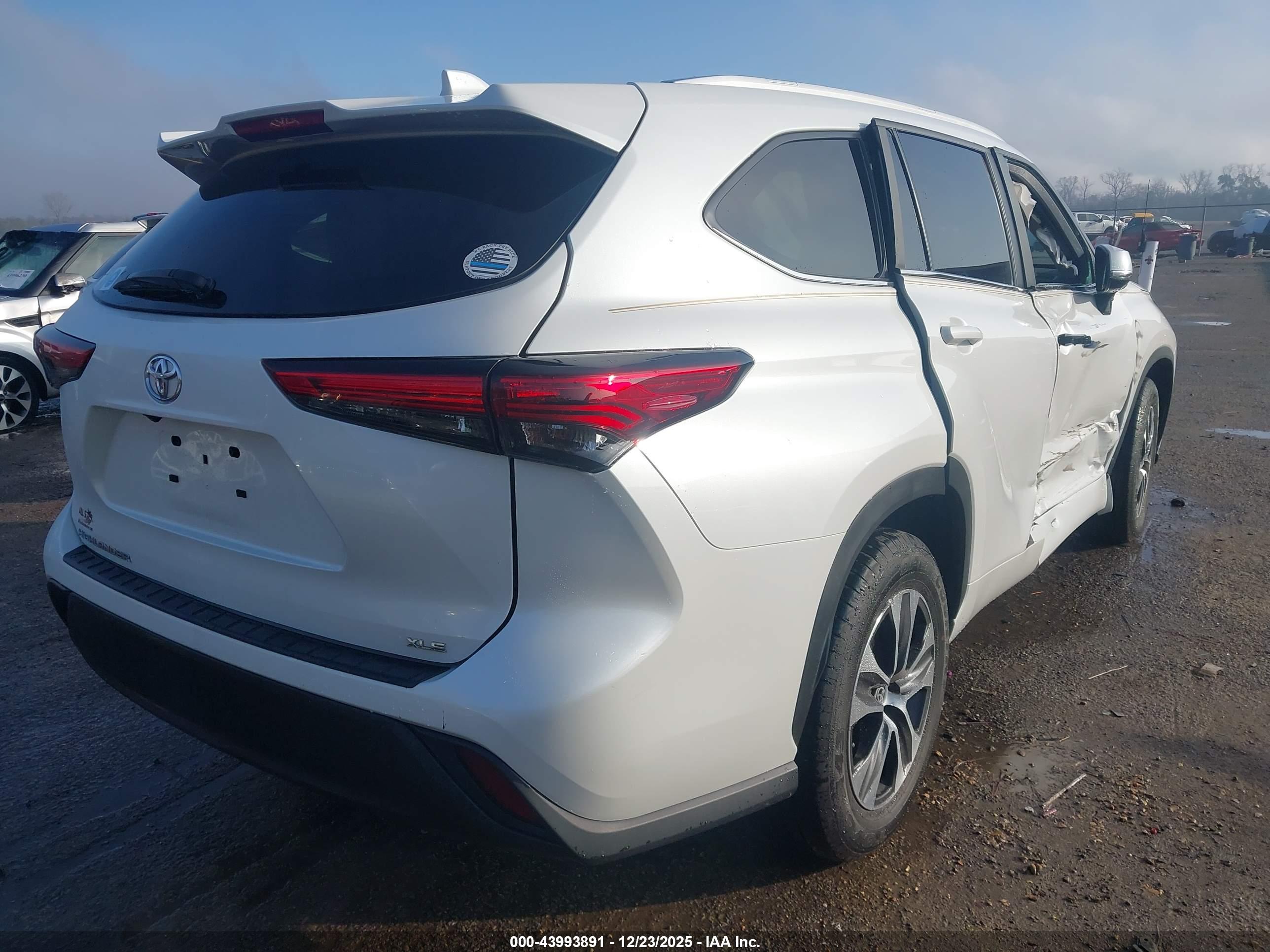 TOYOTA HIGHLANDER image 4