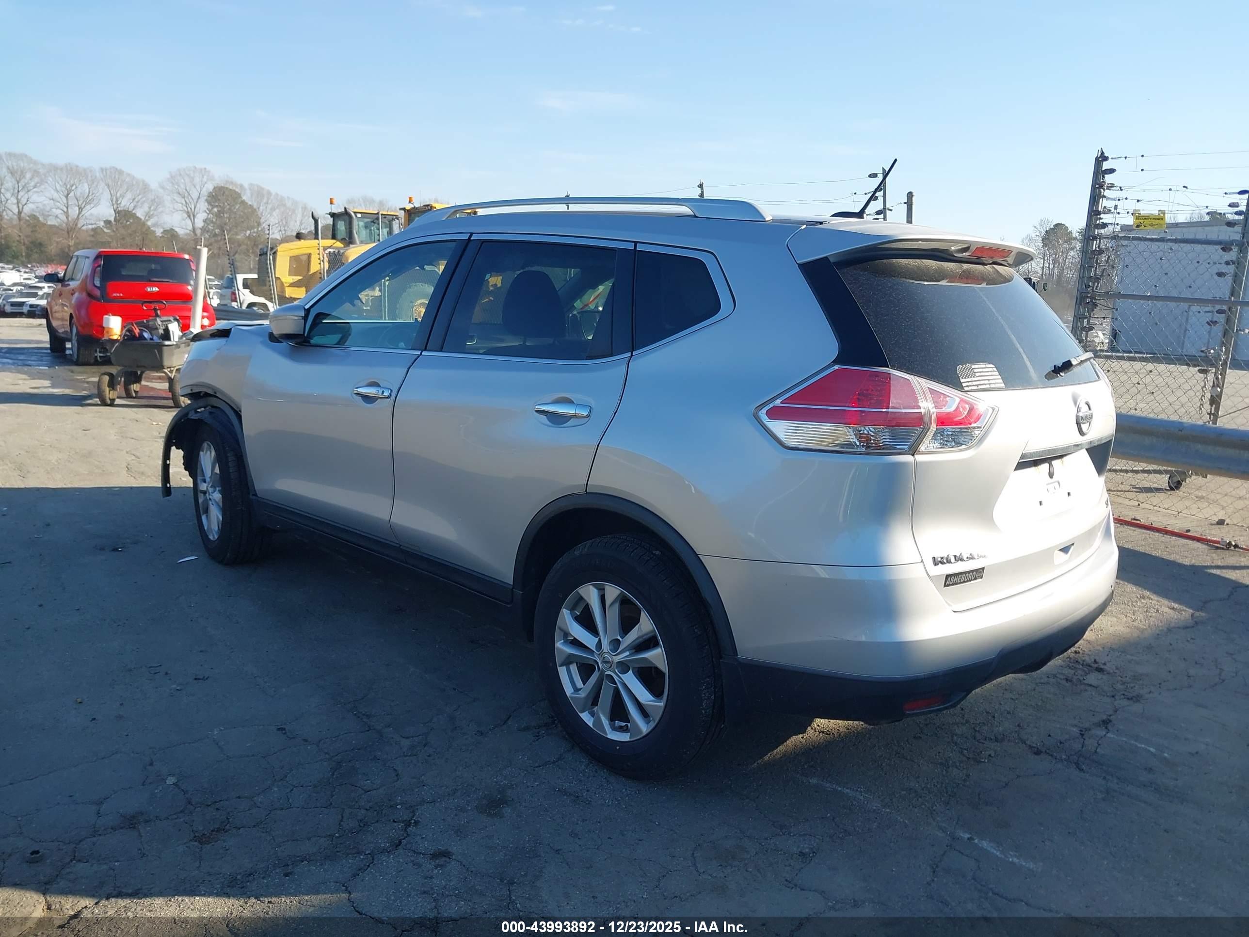 NISSAN ROGUE image 3
