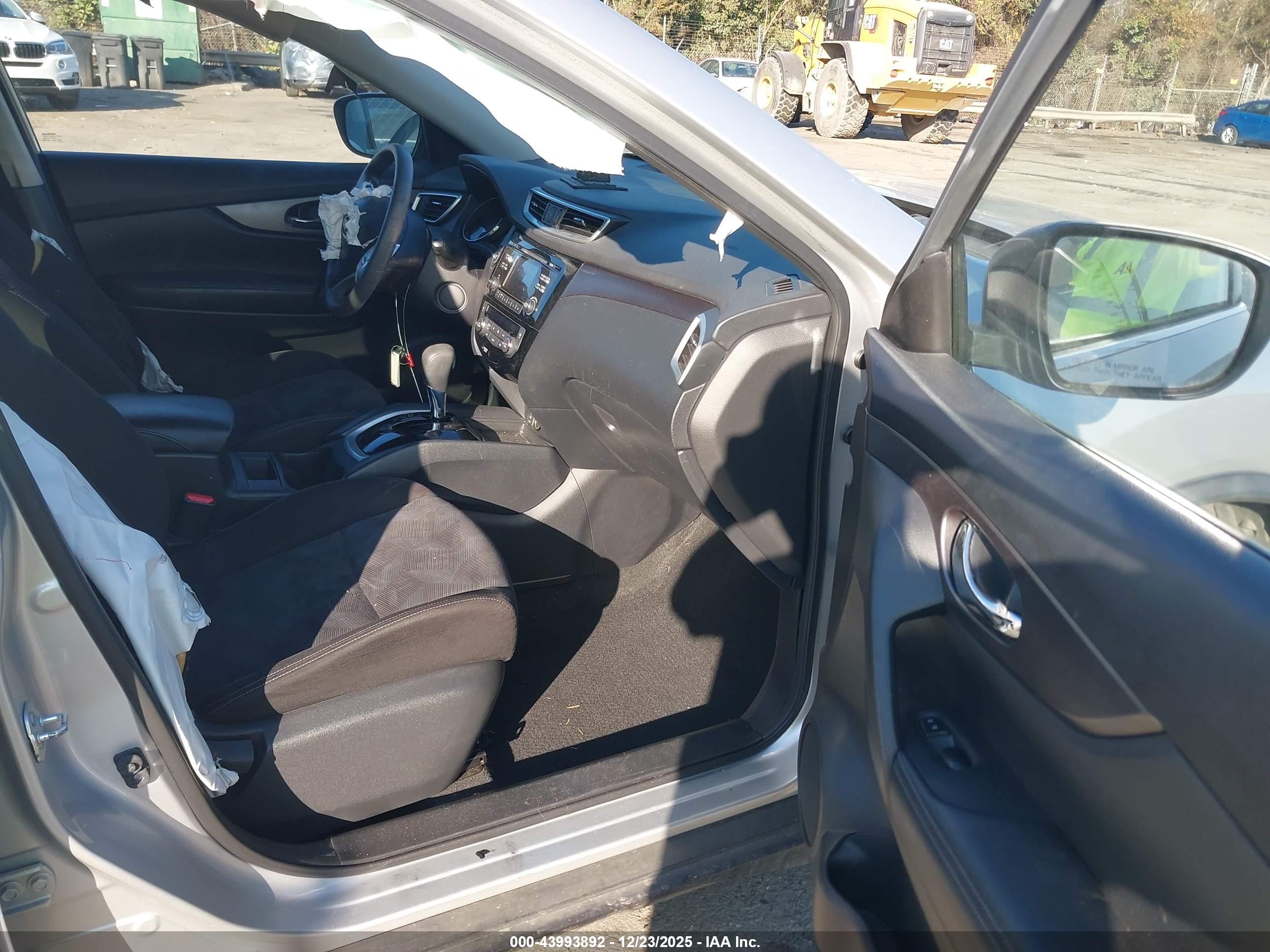 NISSAN ROGUE image 5