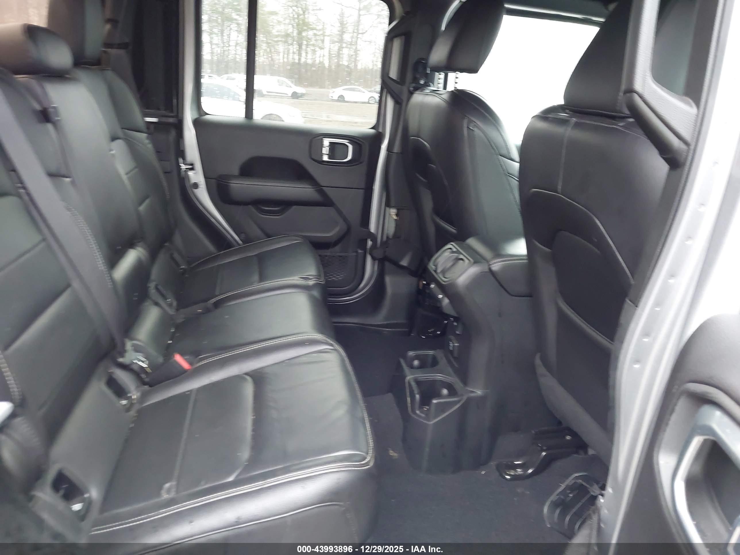 JEEP GLADIATOR image 8