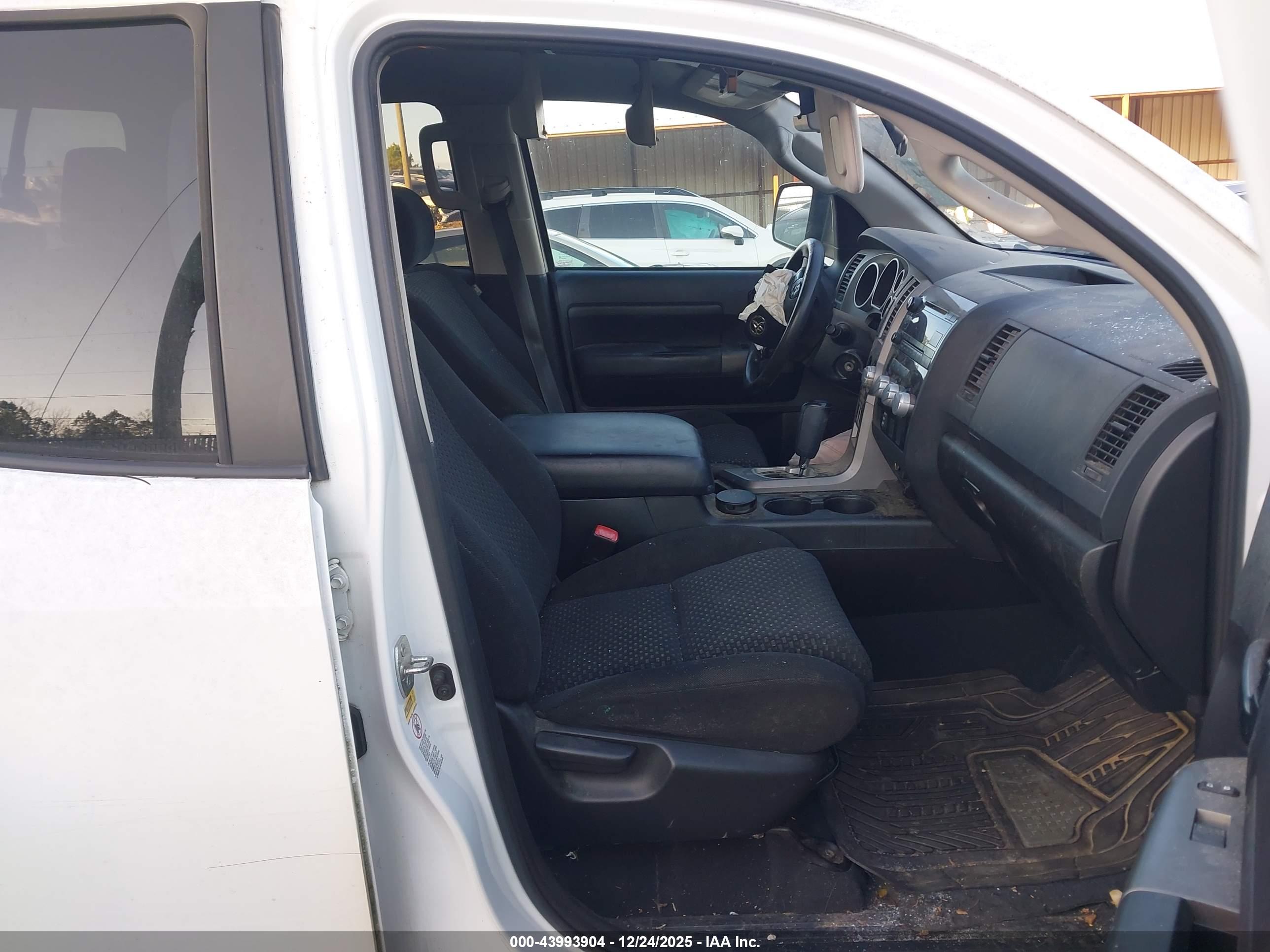 TOYOTA TUNDRA image 5