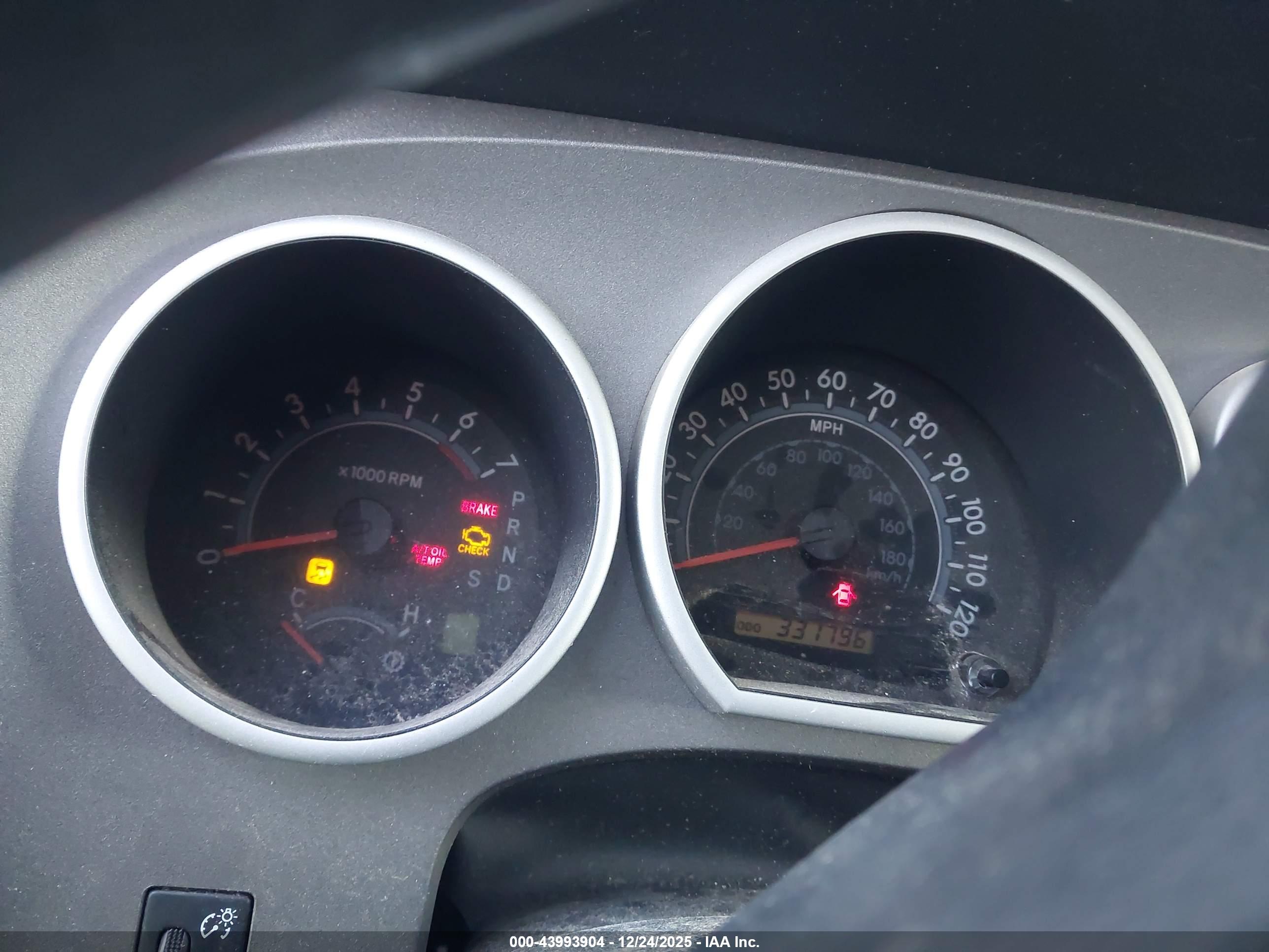 TOYOTA TUNDRA image 7