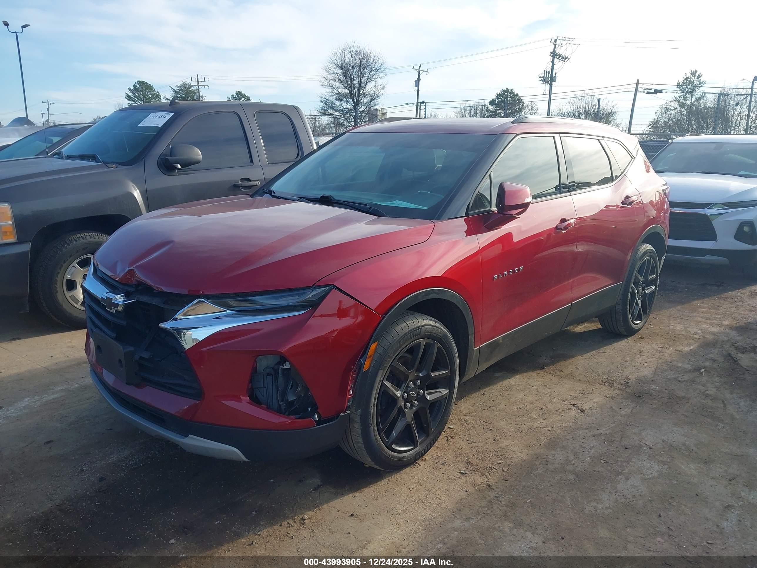 CHEVROLET BLAZER image 2