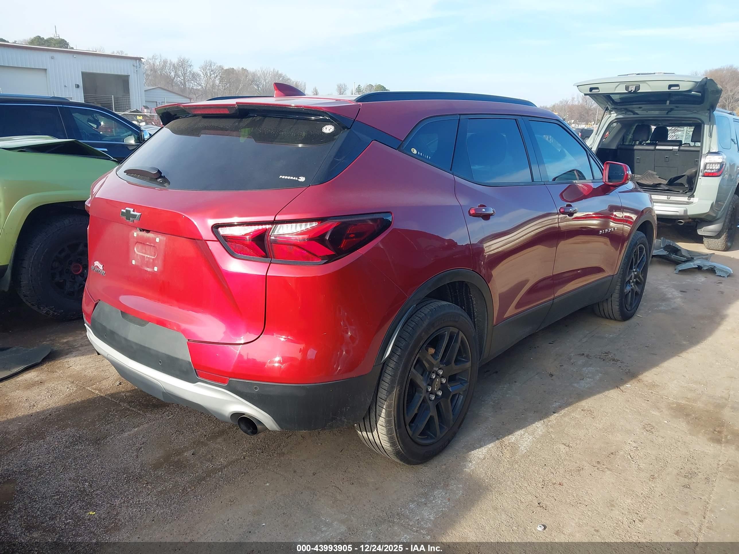 CHEVROLET BLAZER image 4