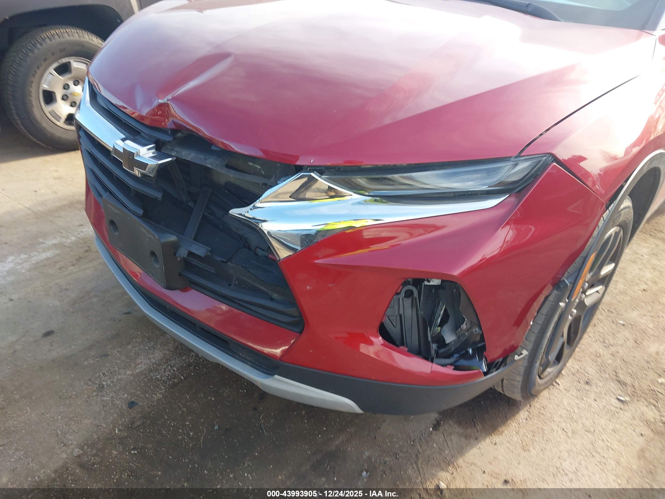CHEVROLET BLAZER image 6