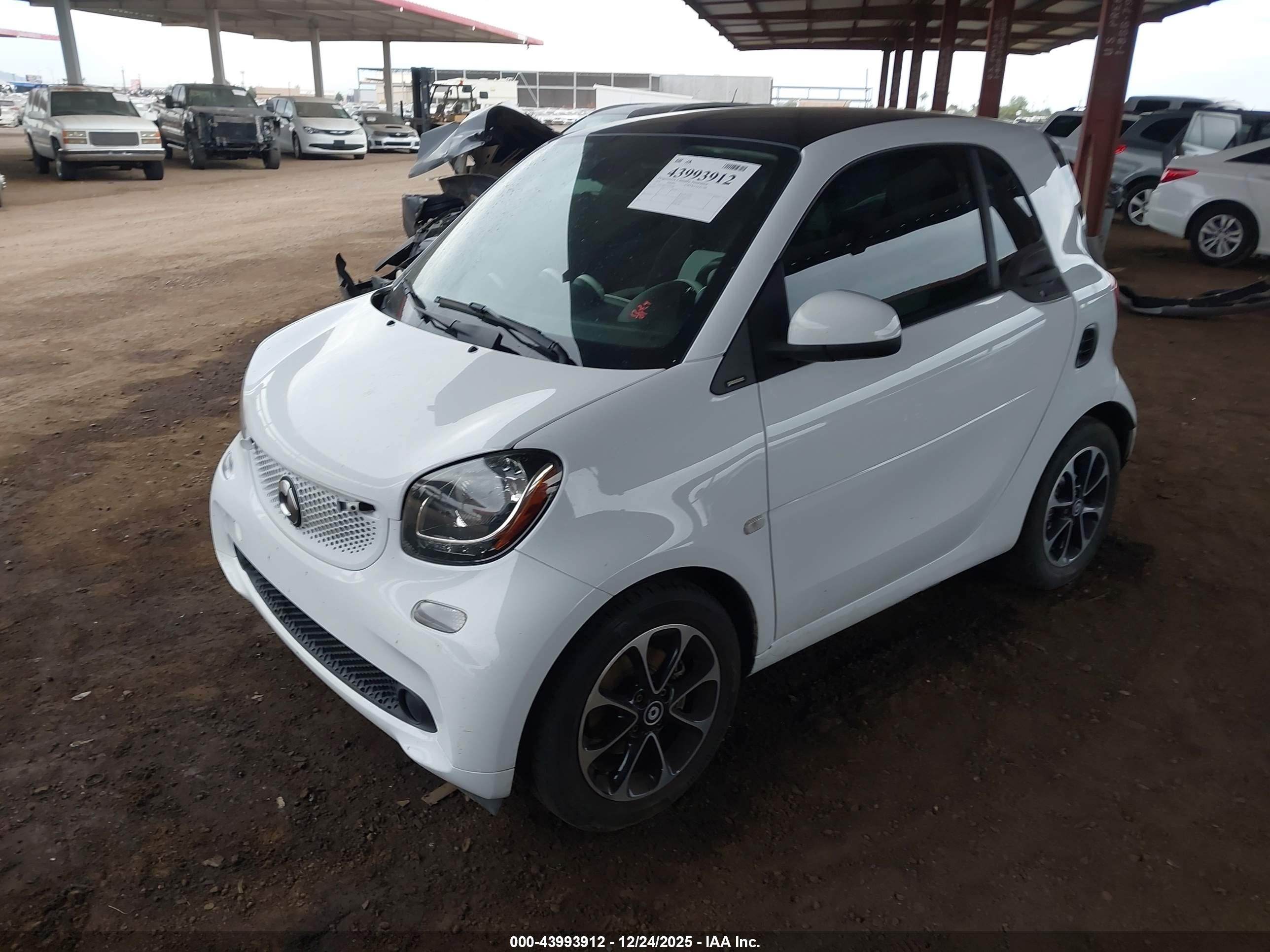 SMART FORTWO image 2