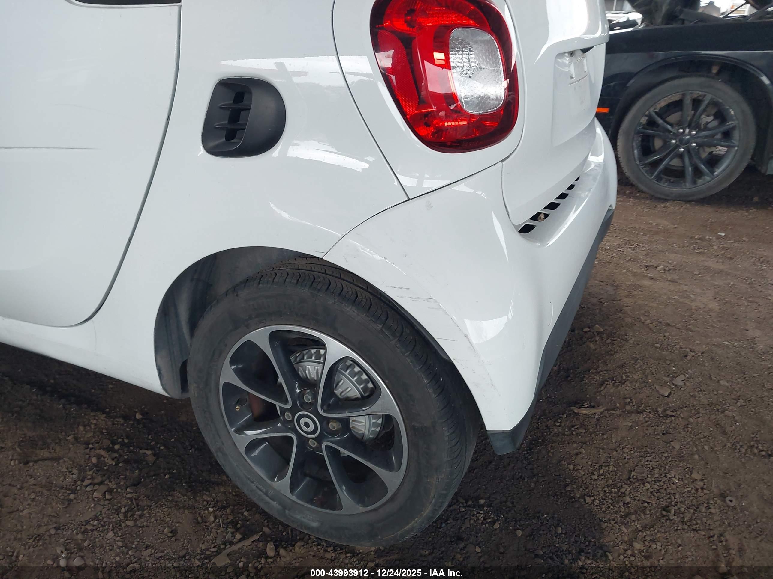 SMART FORTWO image 6