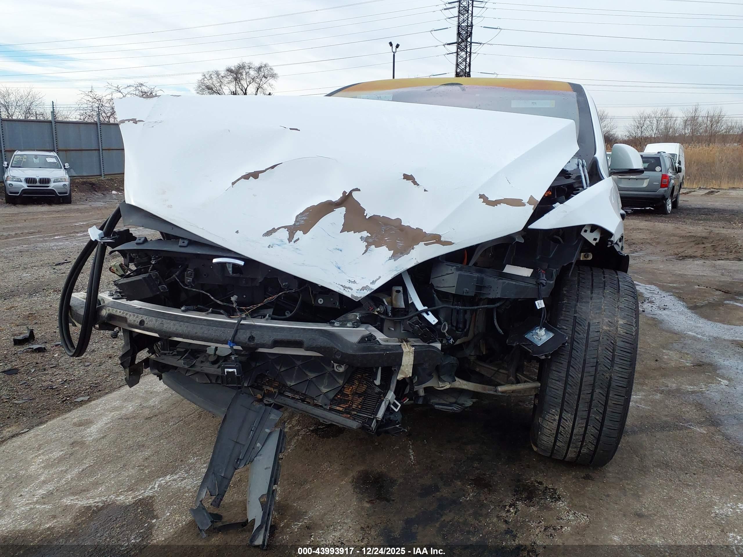 TESLA MODEL image 6