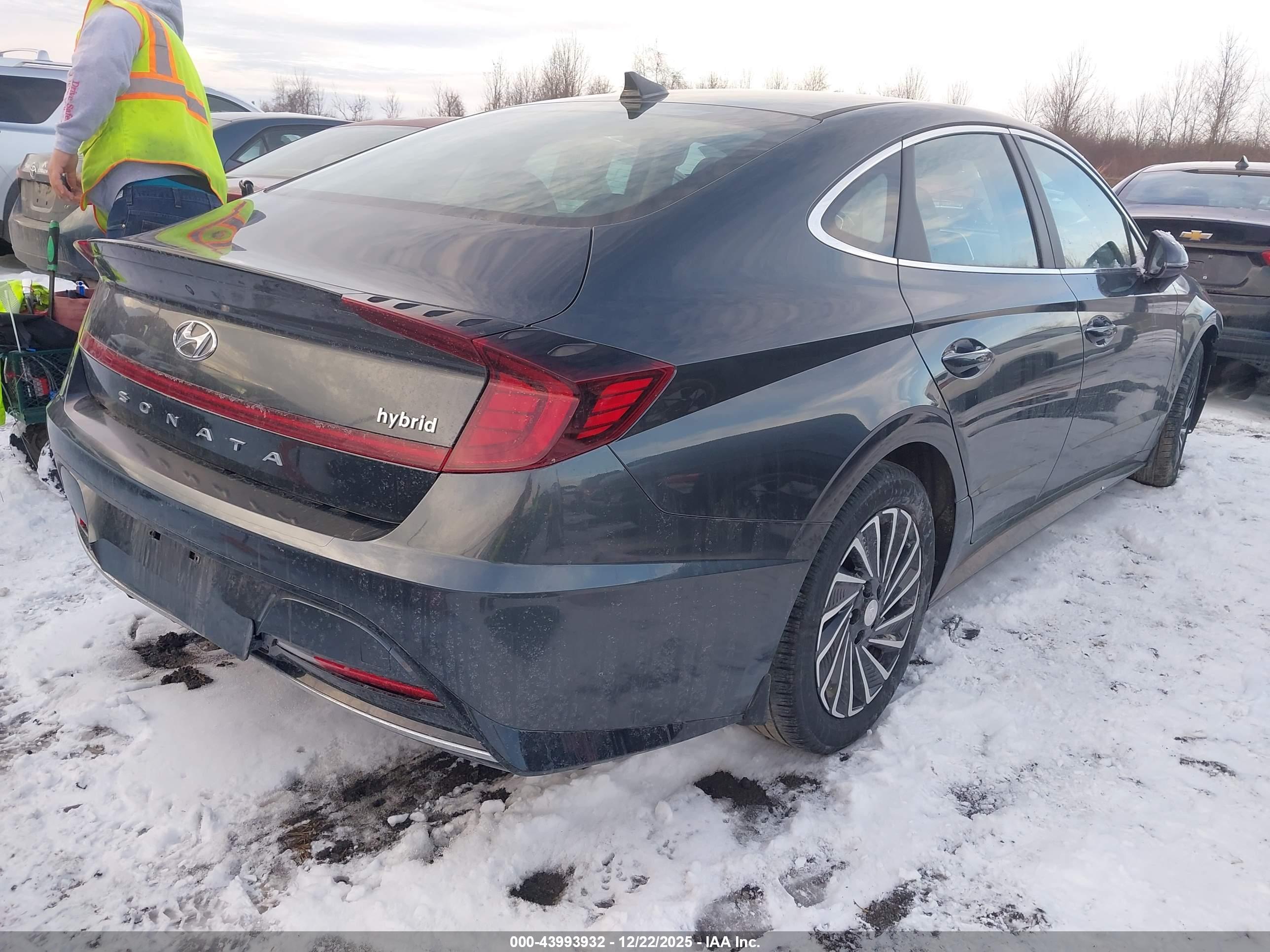 HYUNDAI SONATA image 4