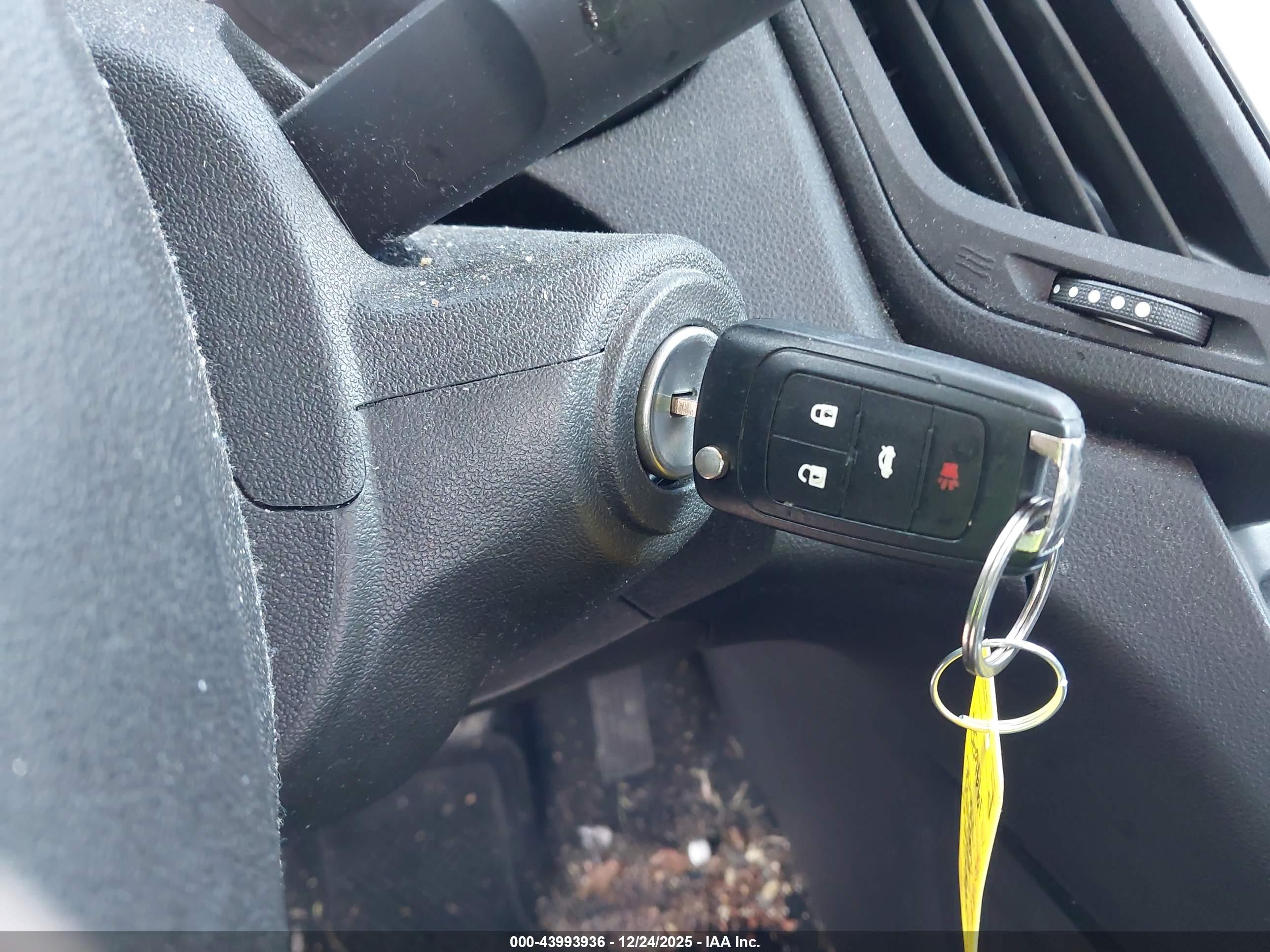 CHEVROLET EQUINOX image 11