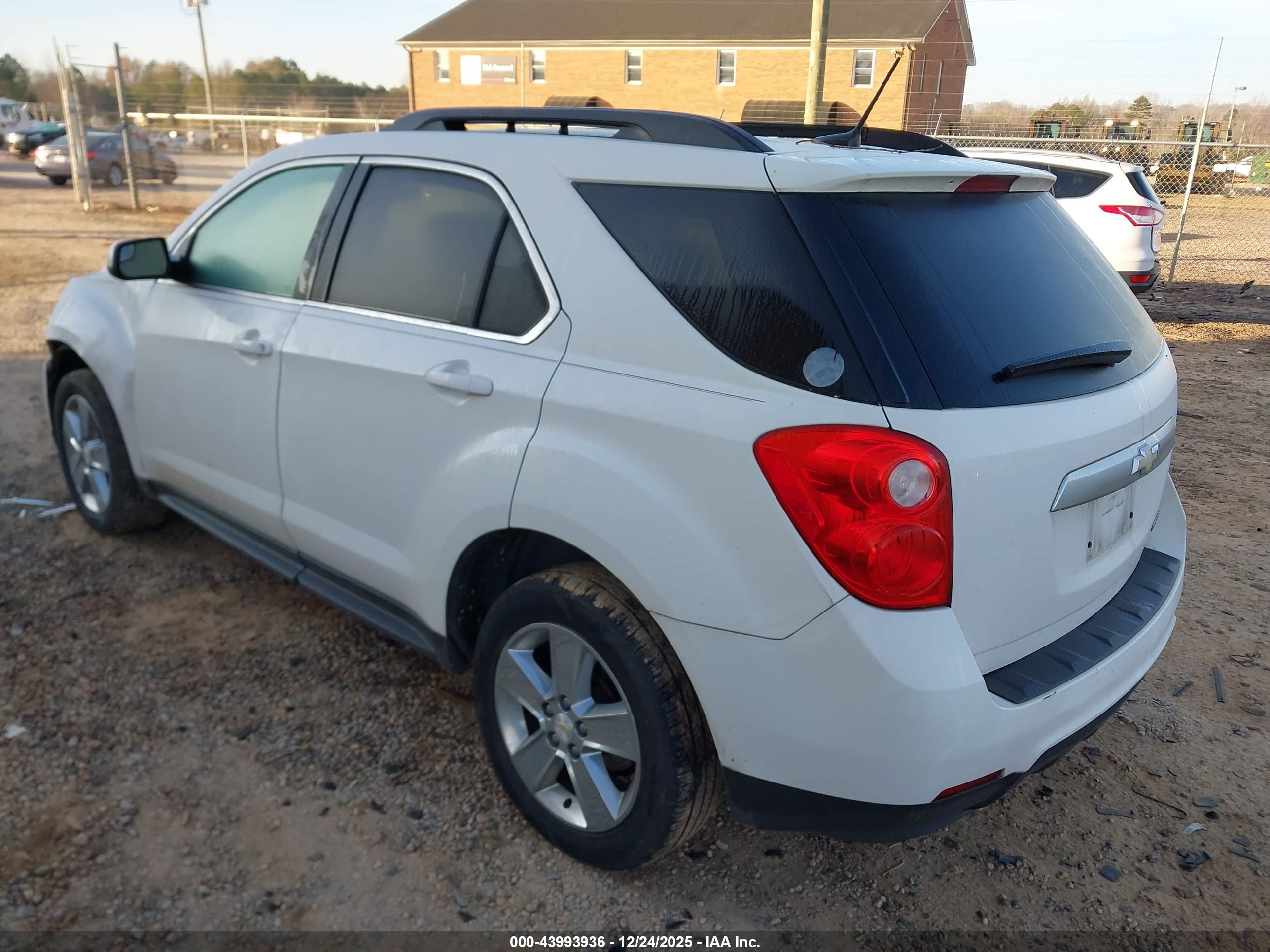 CHEVROLET EQUINOX image 3