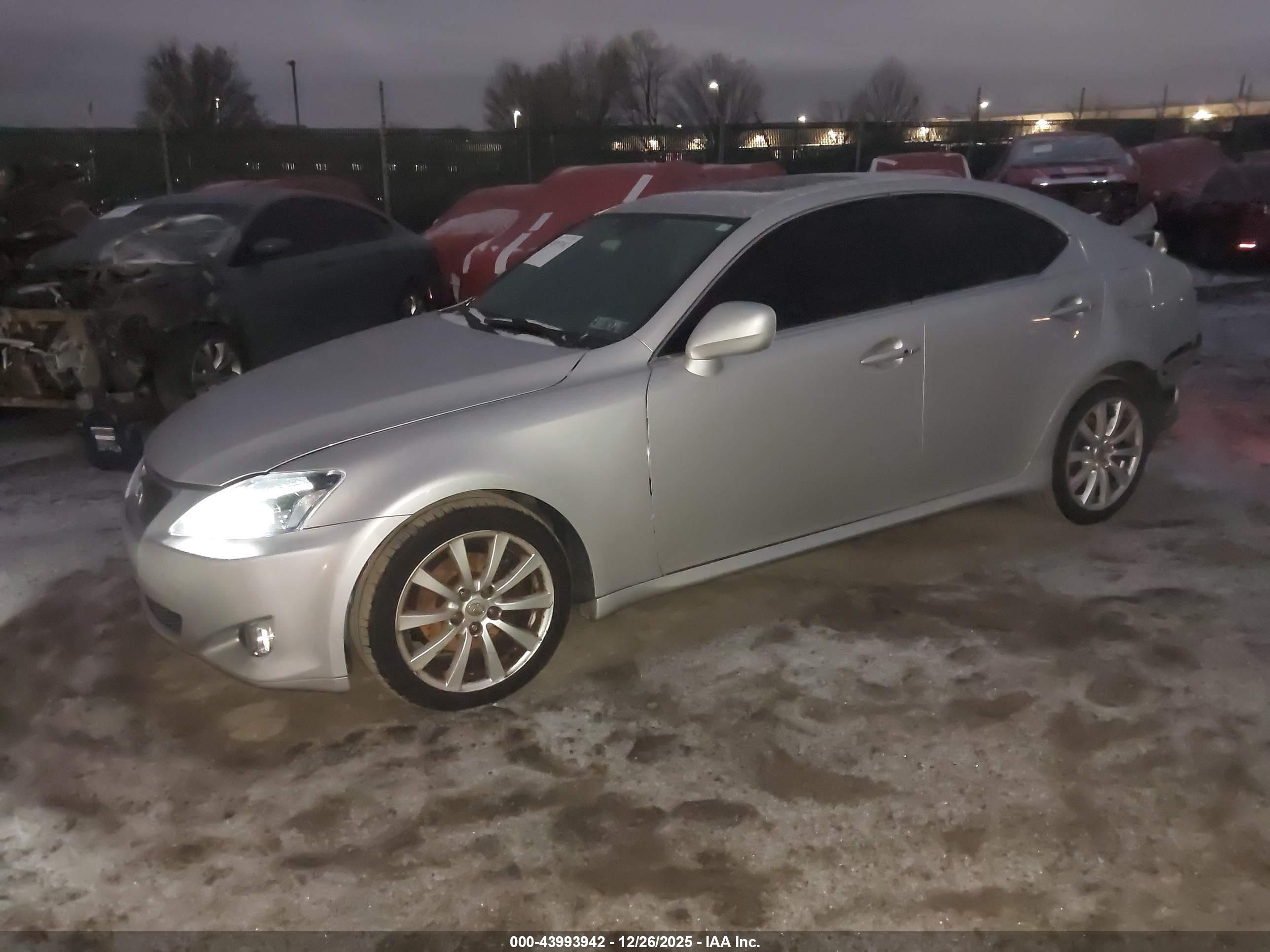LEXUS IS image 2