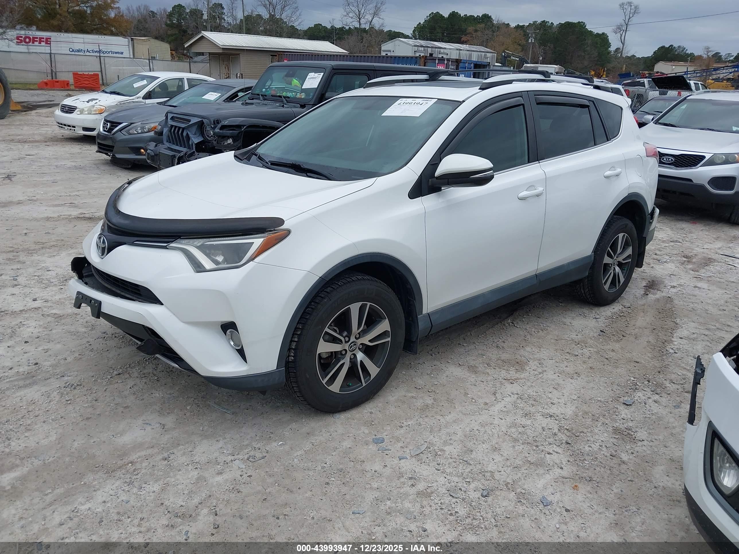 TOYOTA RAV4 image 2