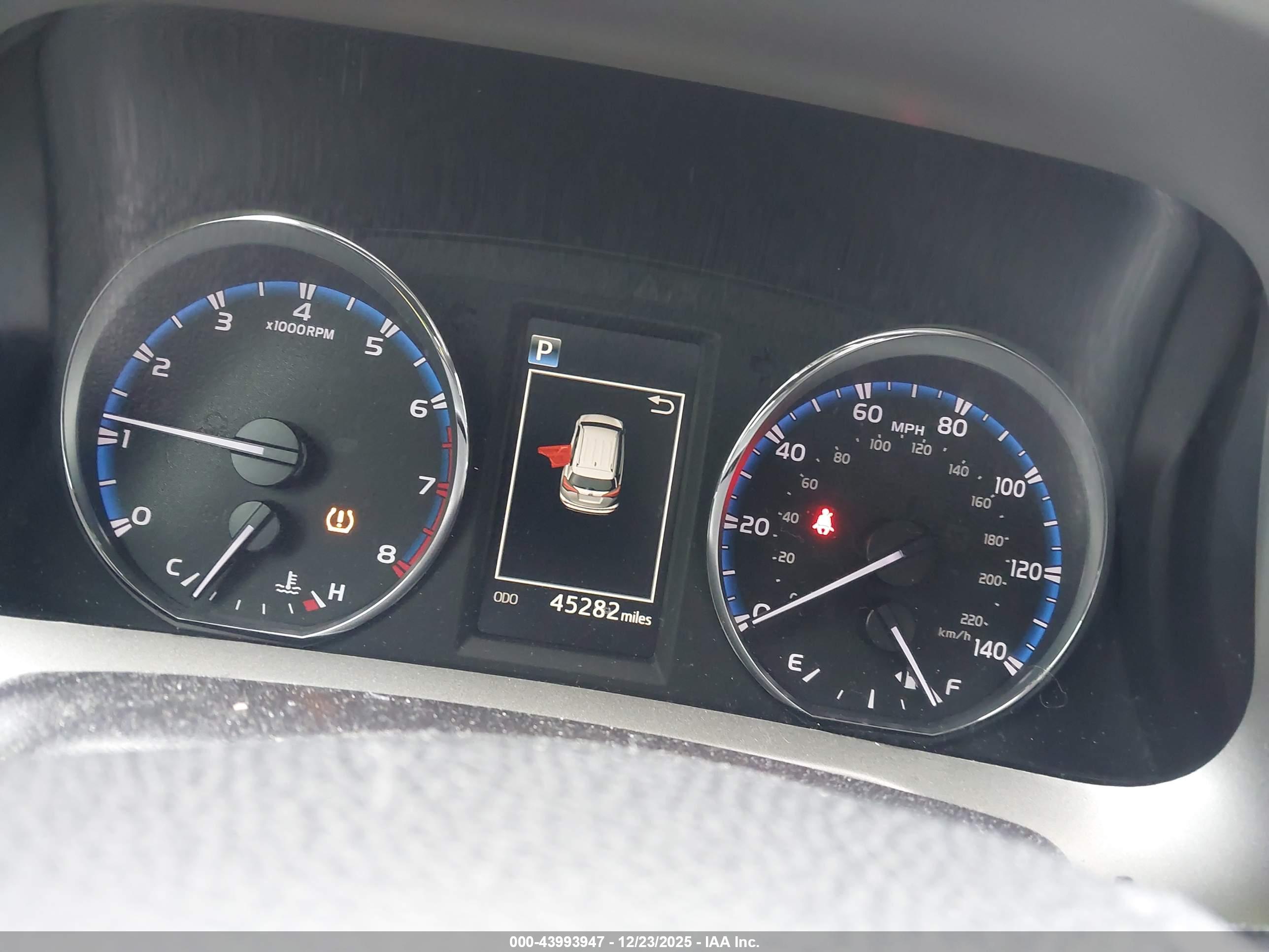 TOYOTA RAV4 image 7