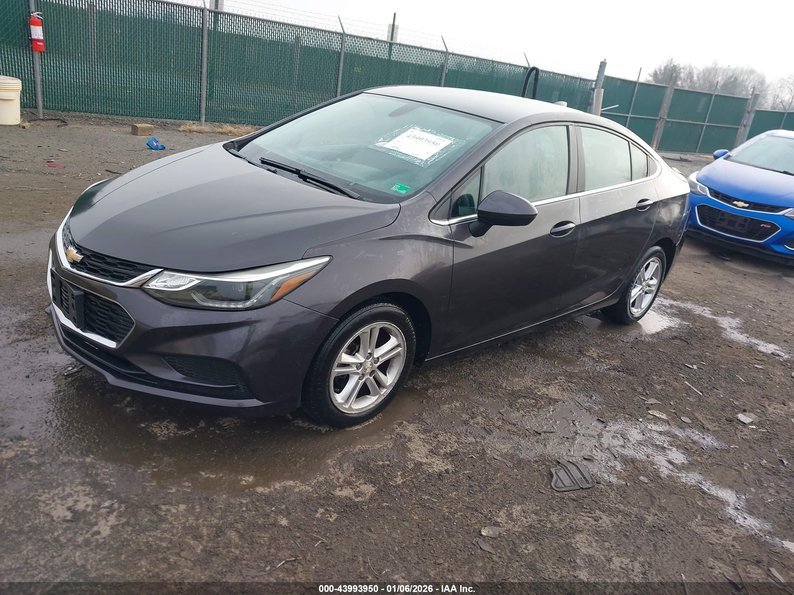 CHEVROLET CRUZE image 2