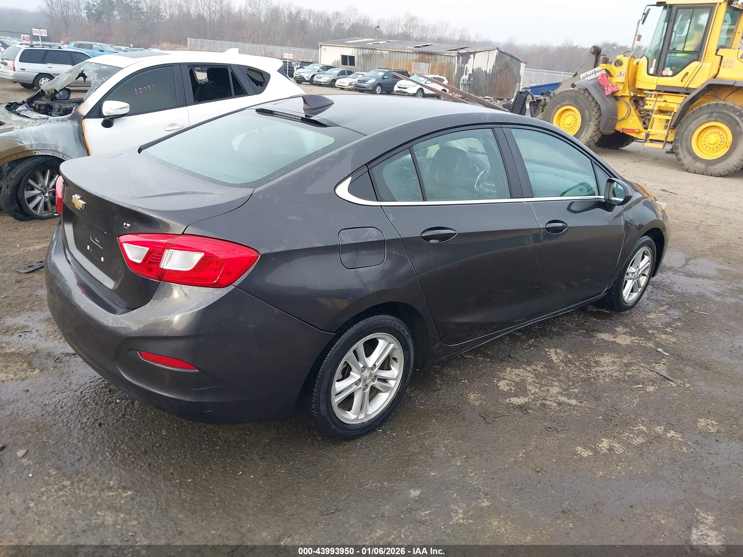 CHEVROLET CRUZE image 4
