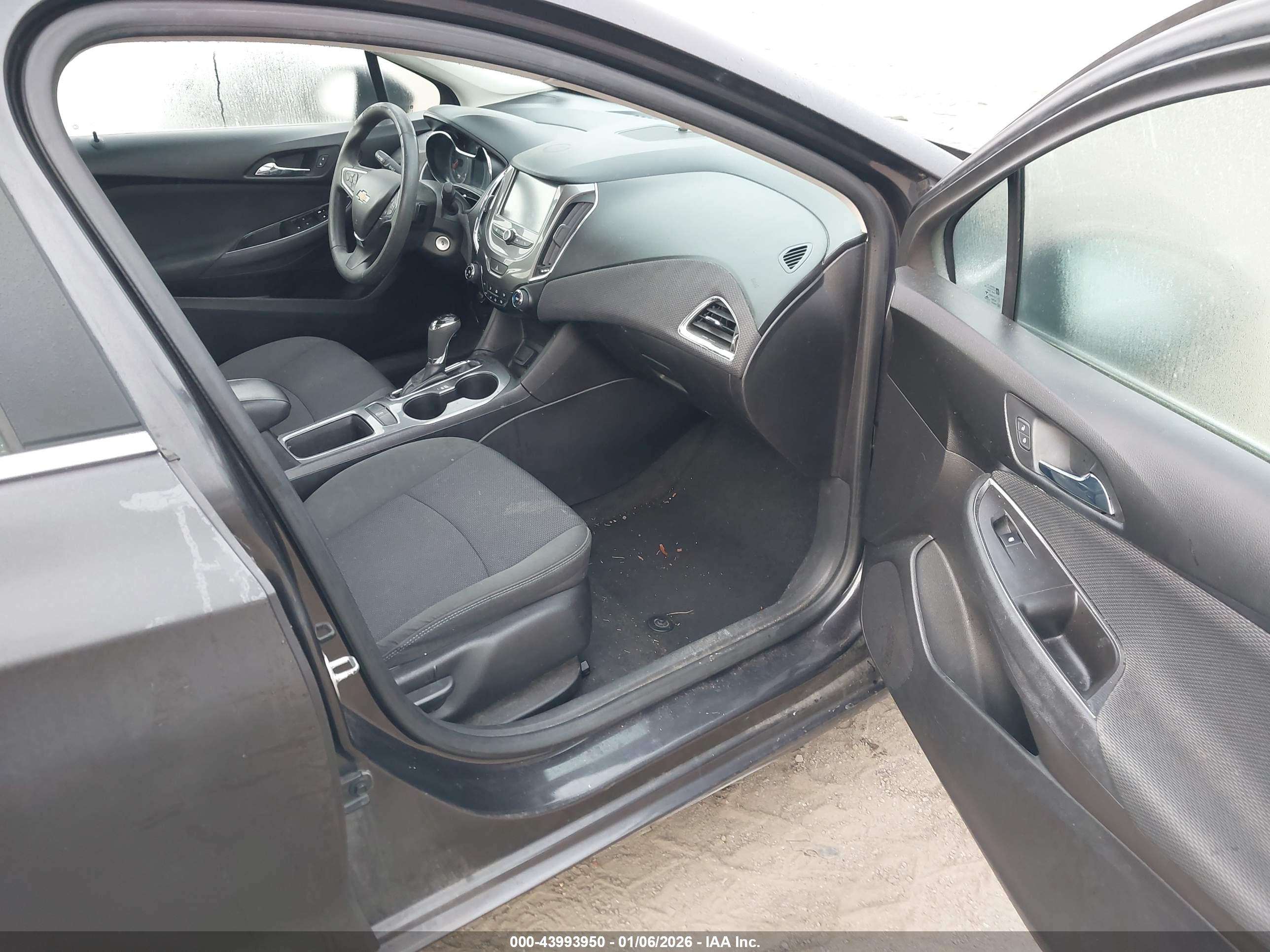 CHEVROLET CRUZE image 5