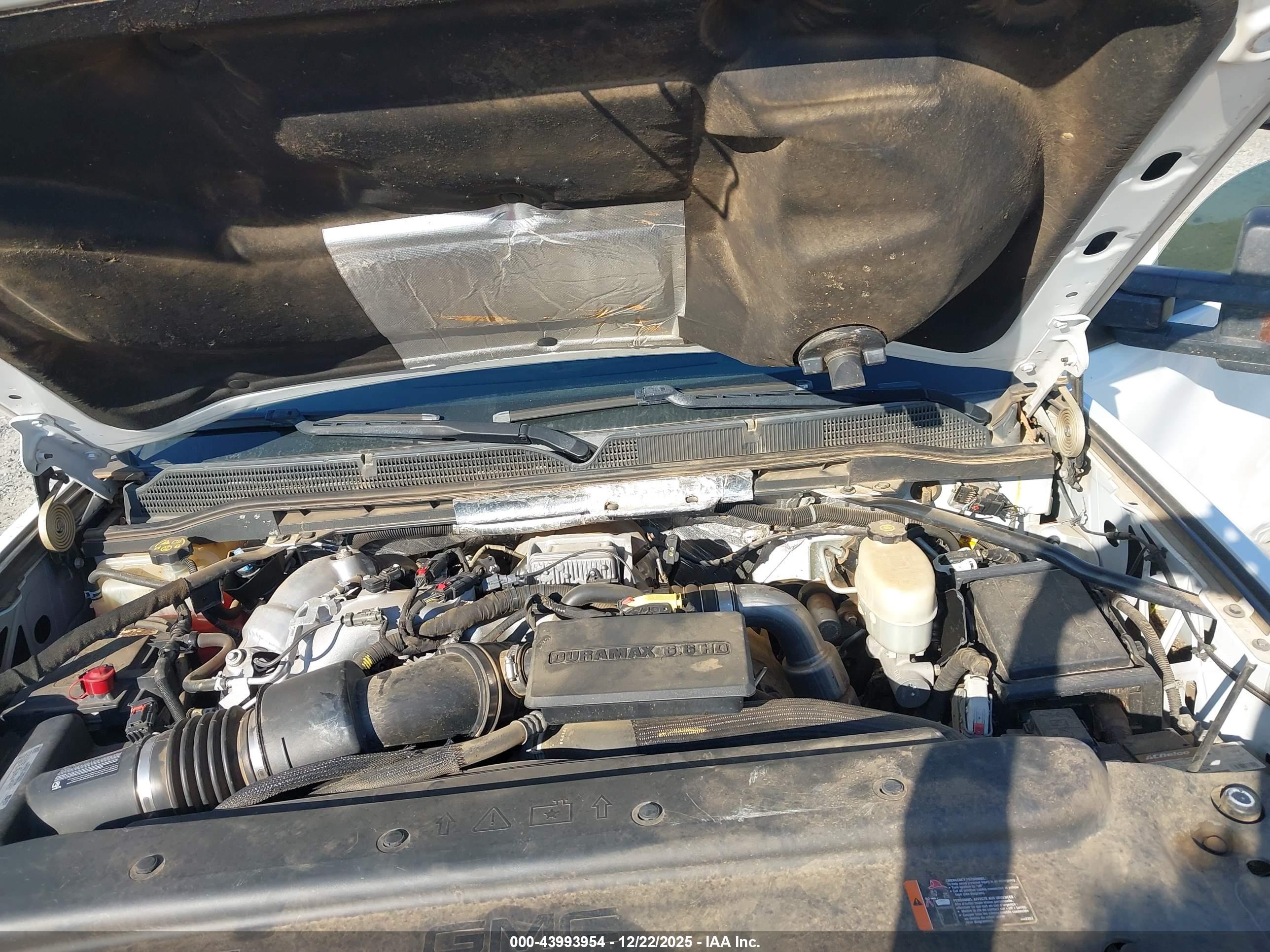 GMC SIERRA image 10