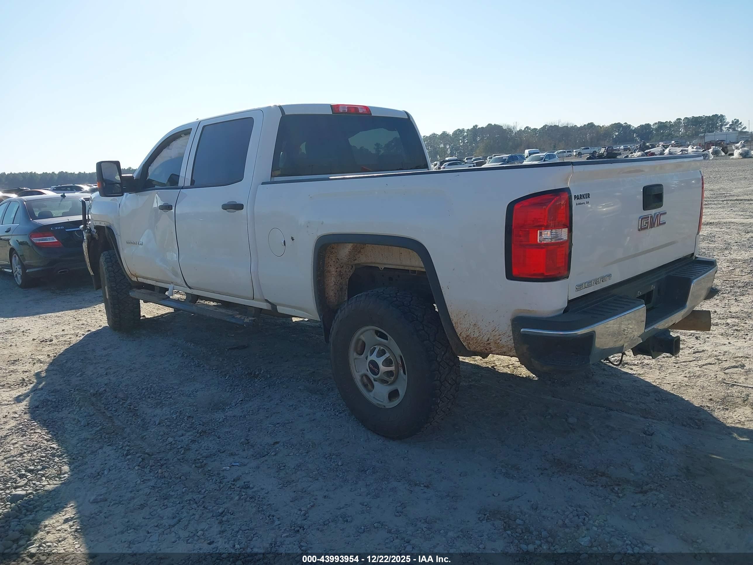 GMC SIERRA image 3