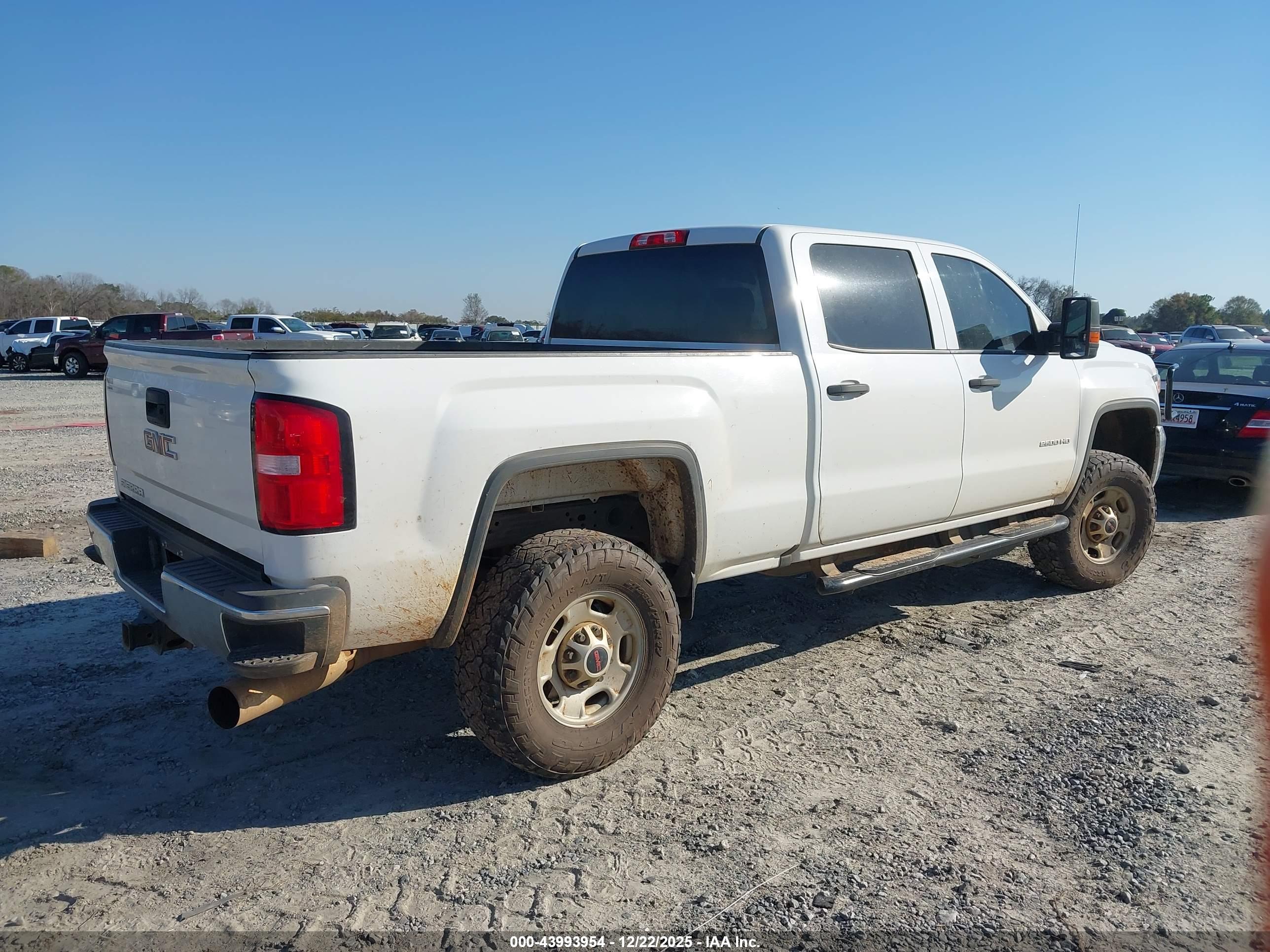 GMC SIERRA image 4