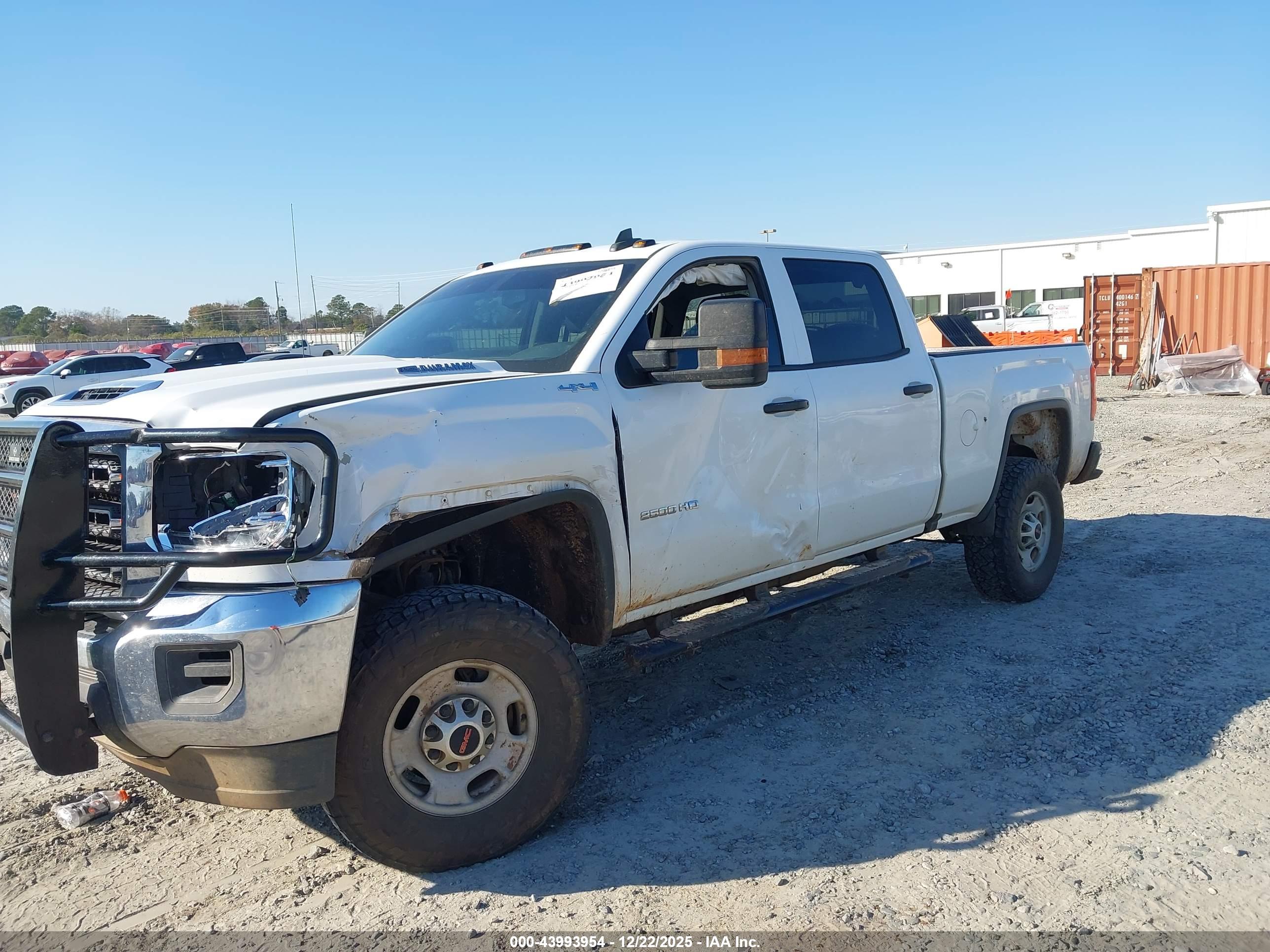 GMC SIERRA image 6