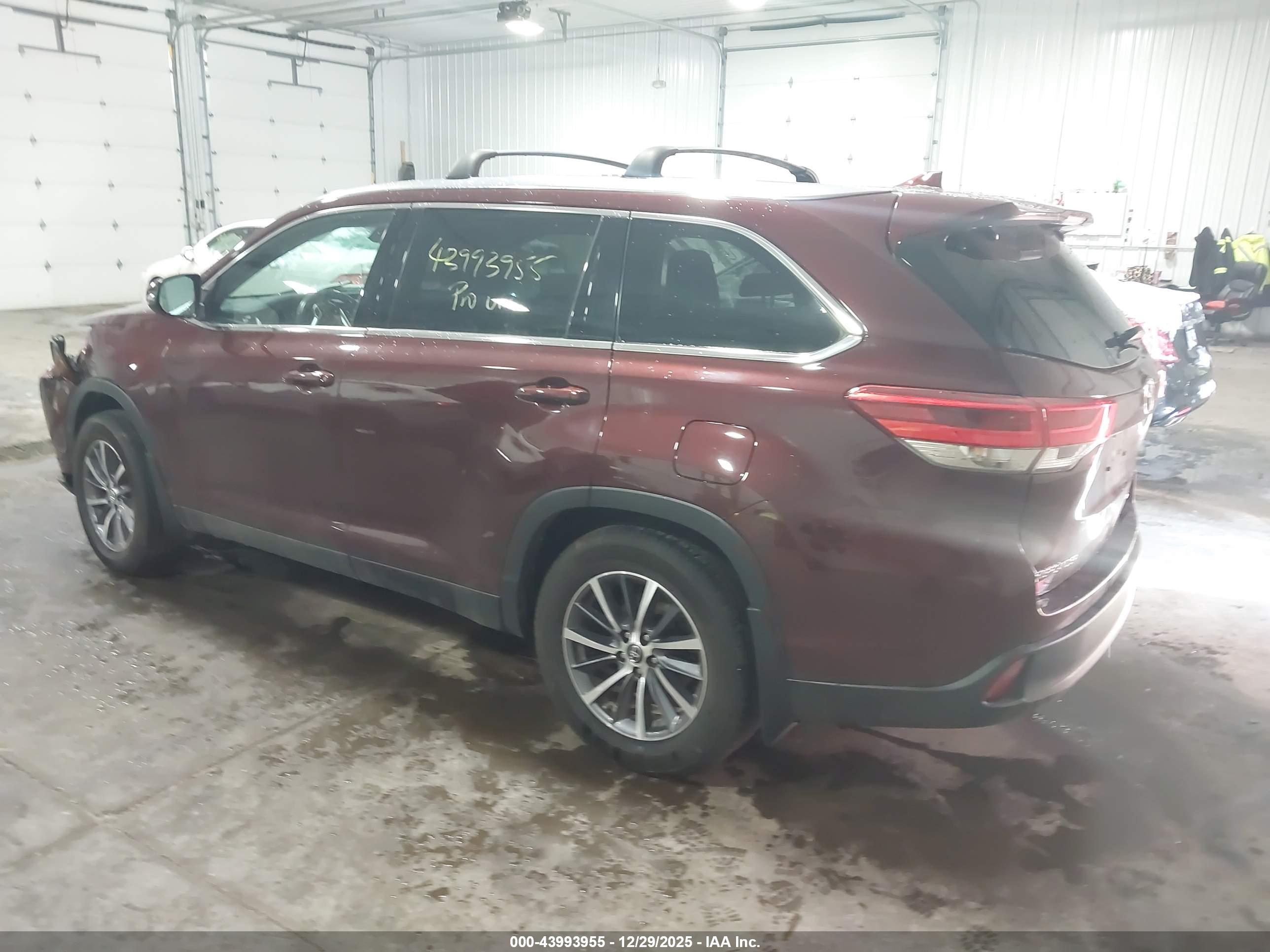 TOYOTA HIGHLANDER image 3