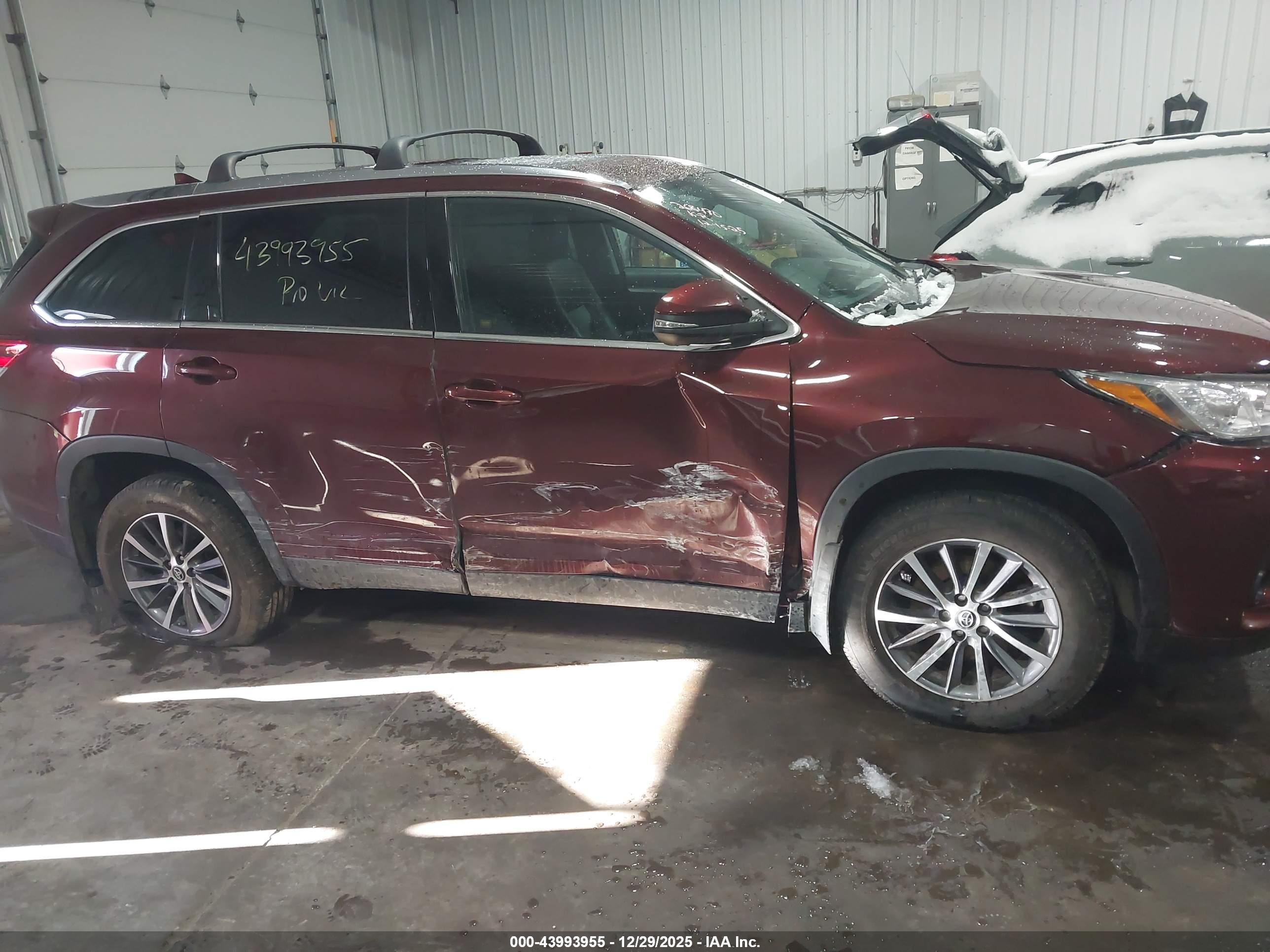 TOYOTA HIGHLANDER image 6