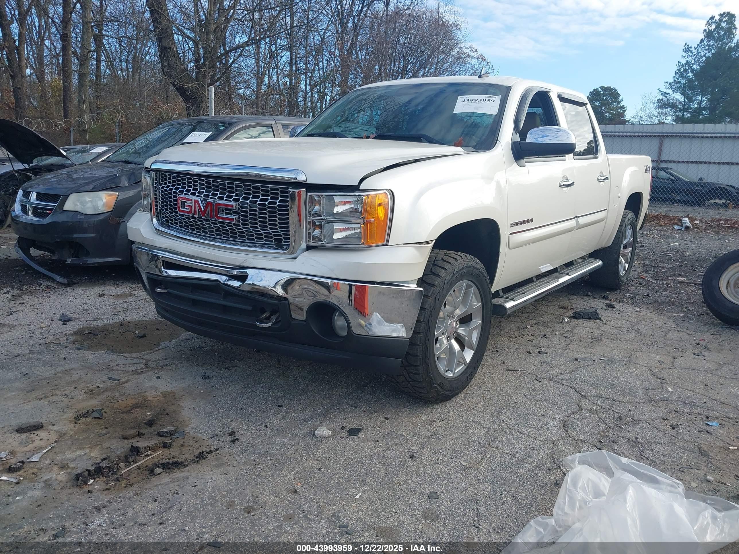 GMC SIERRA image 2