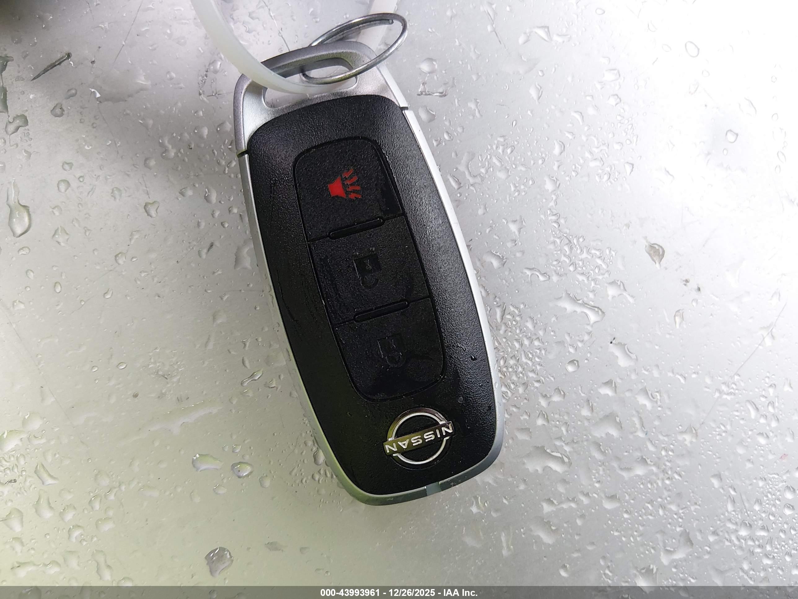 NISSAN ROGUE image 11