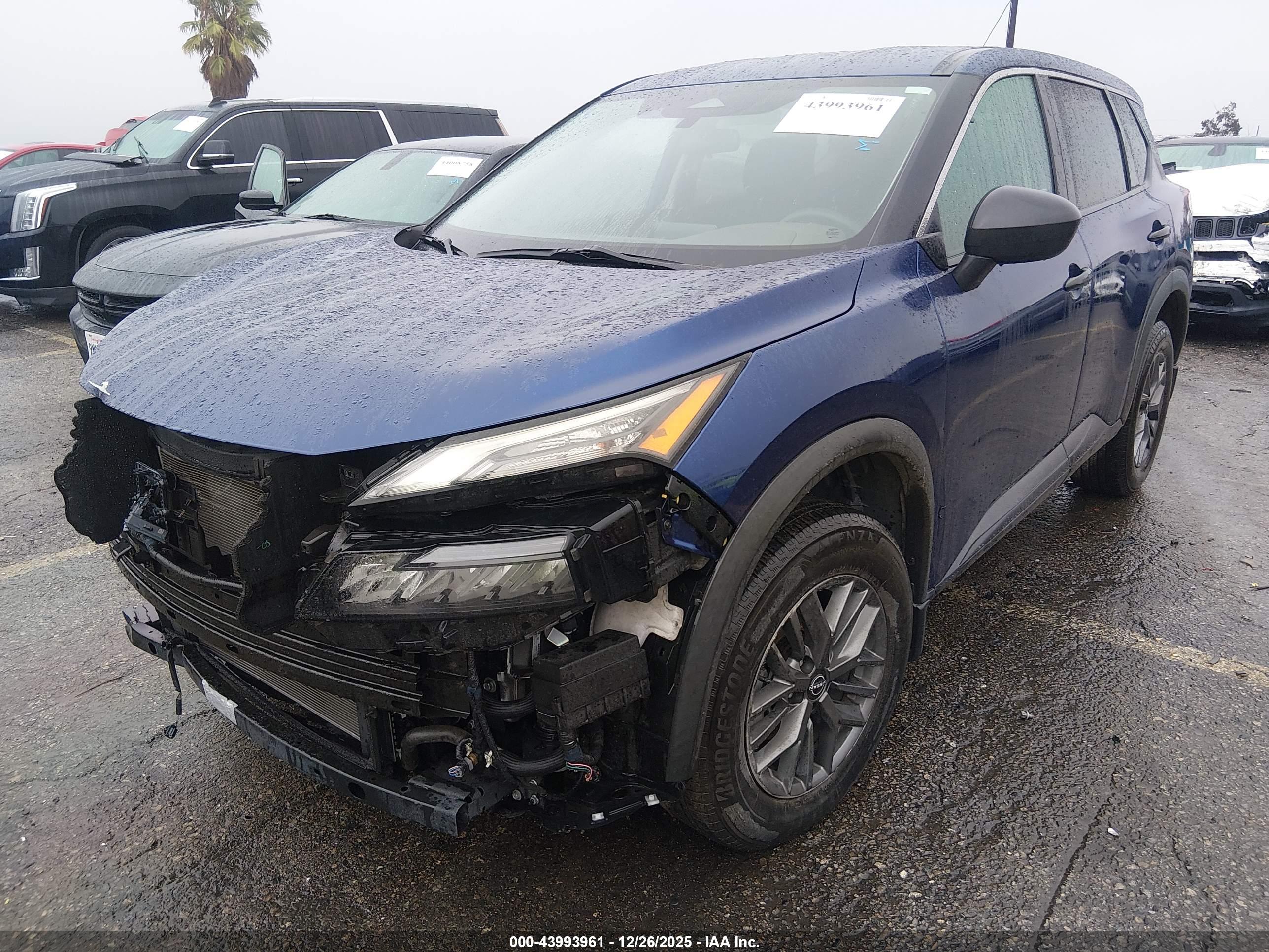 NISSAN ROGUE image 2