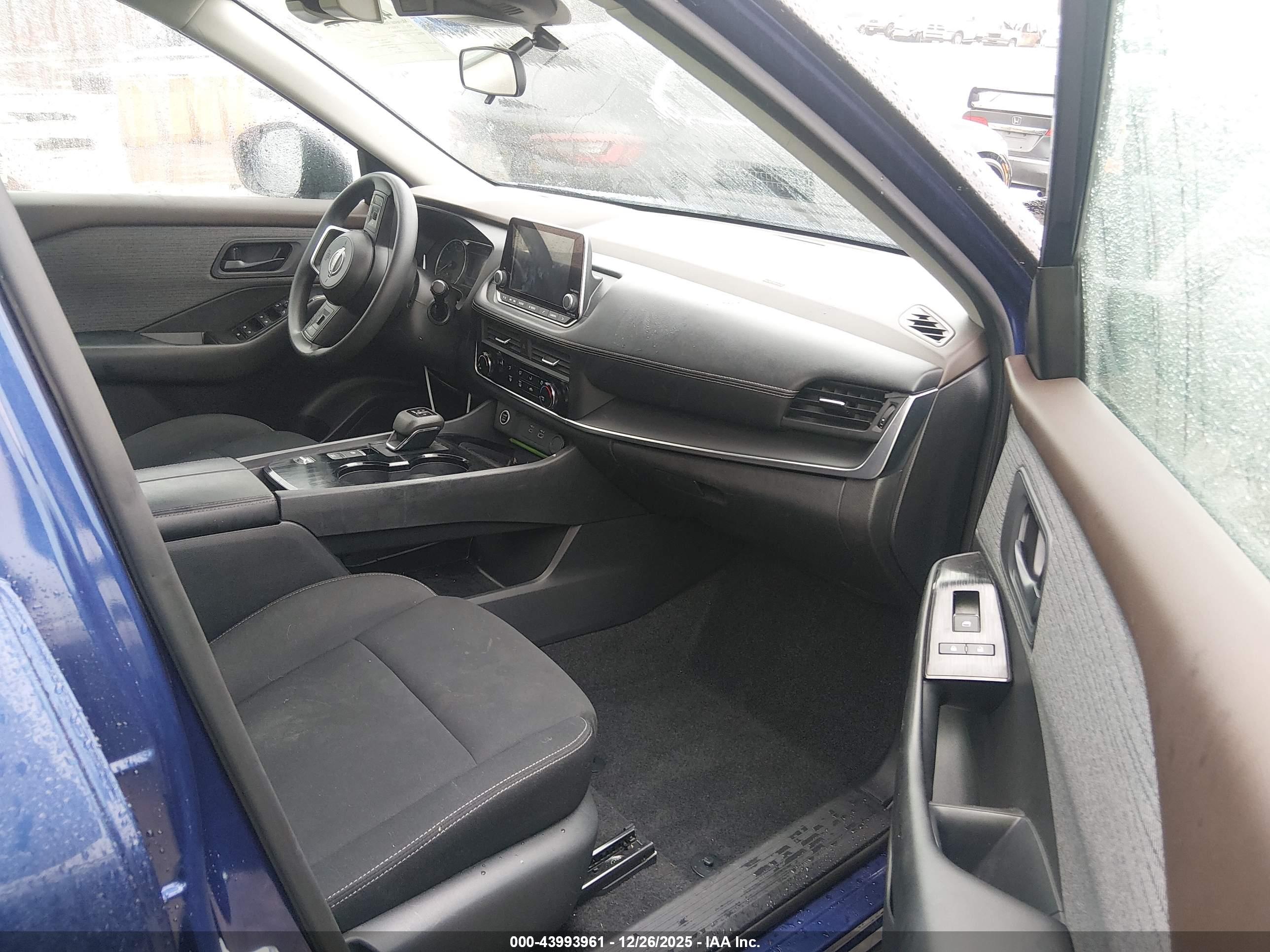 NISSAN ROGUE image 5
