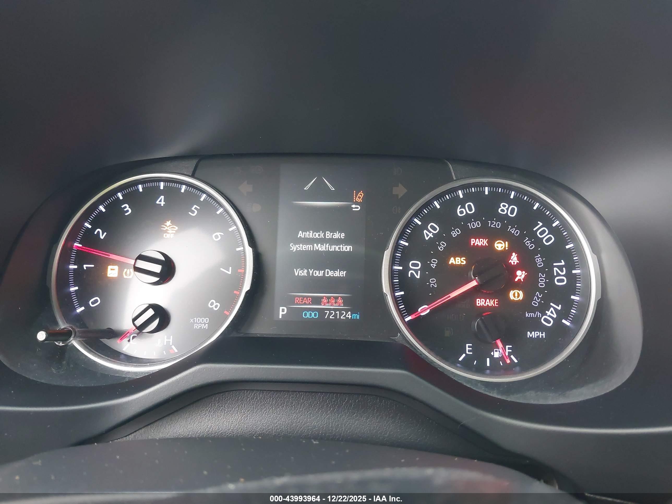 TOYOTA RAV4 image 7