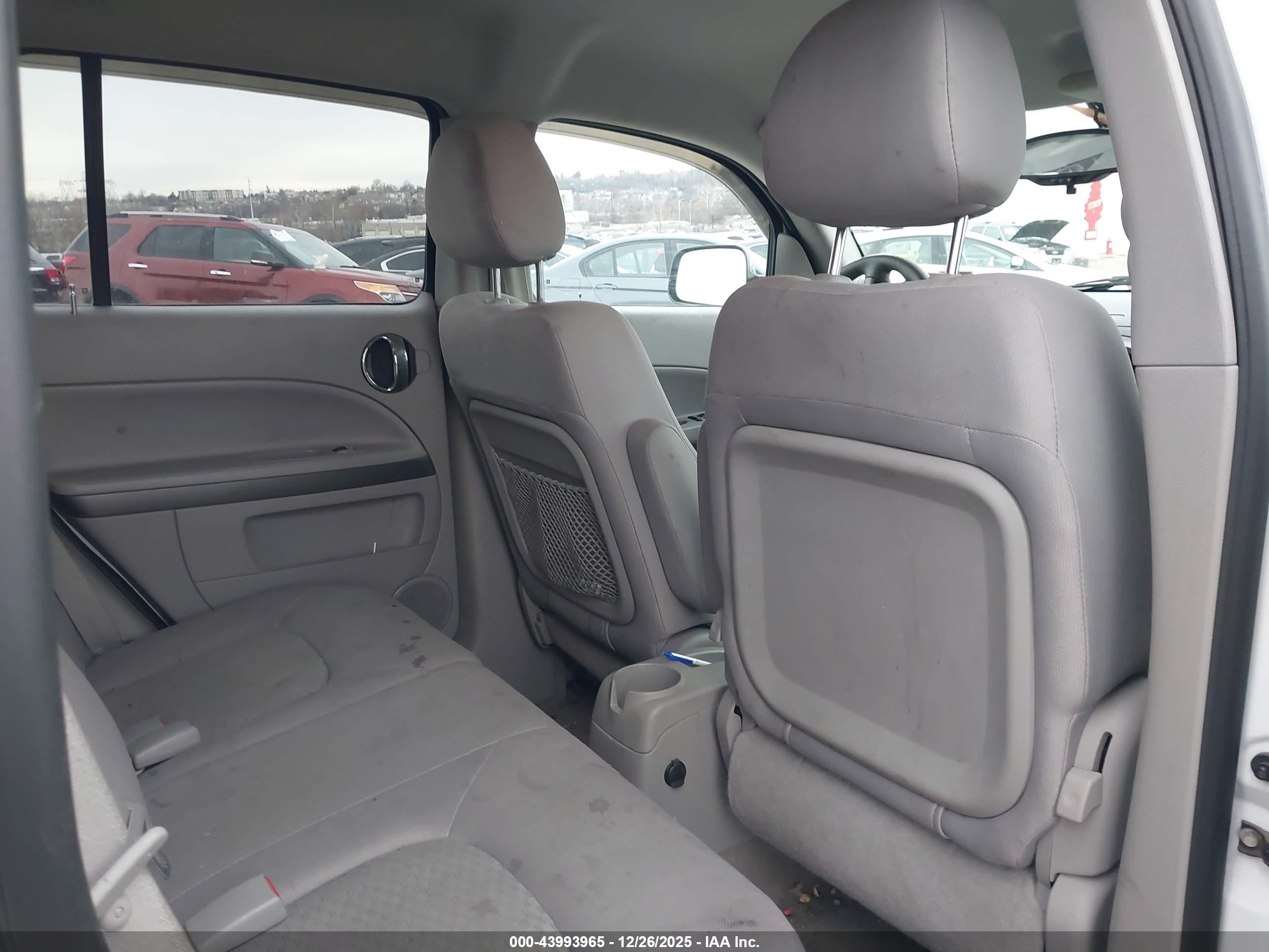 CHEVROLET HHR image 8