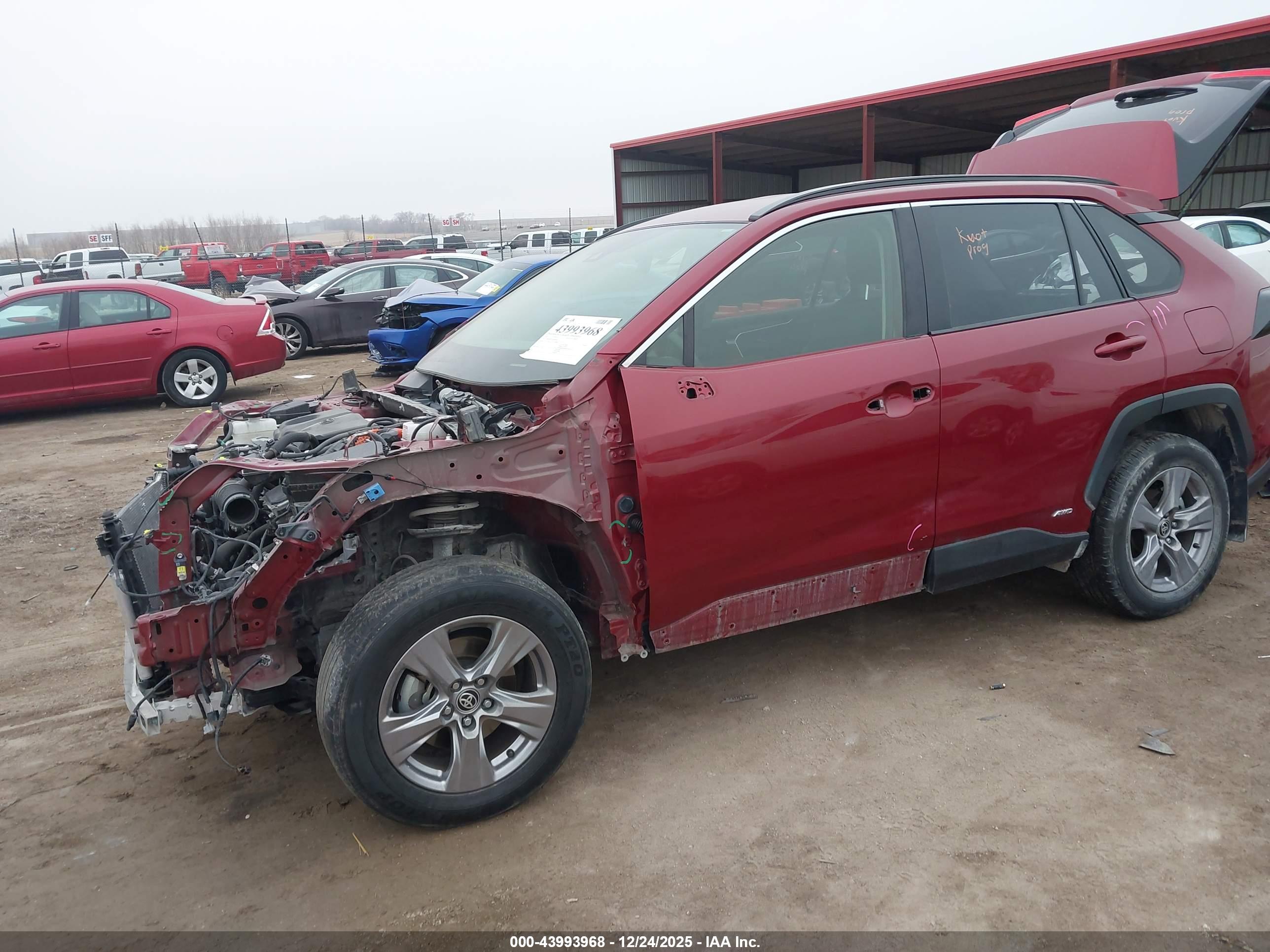 TOYOTA RAV4 image 2