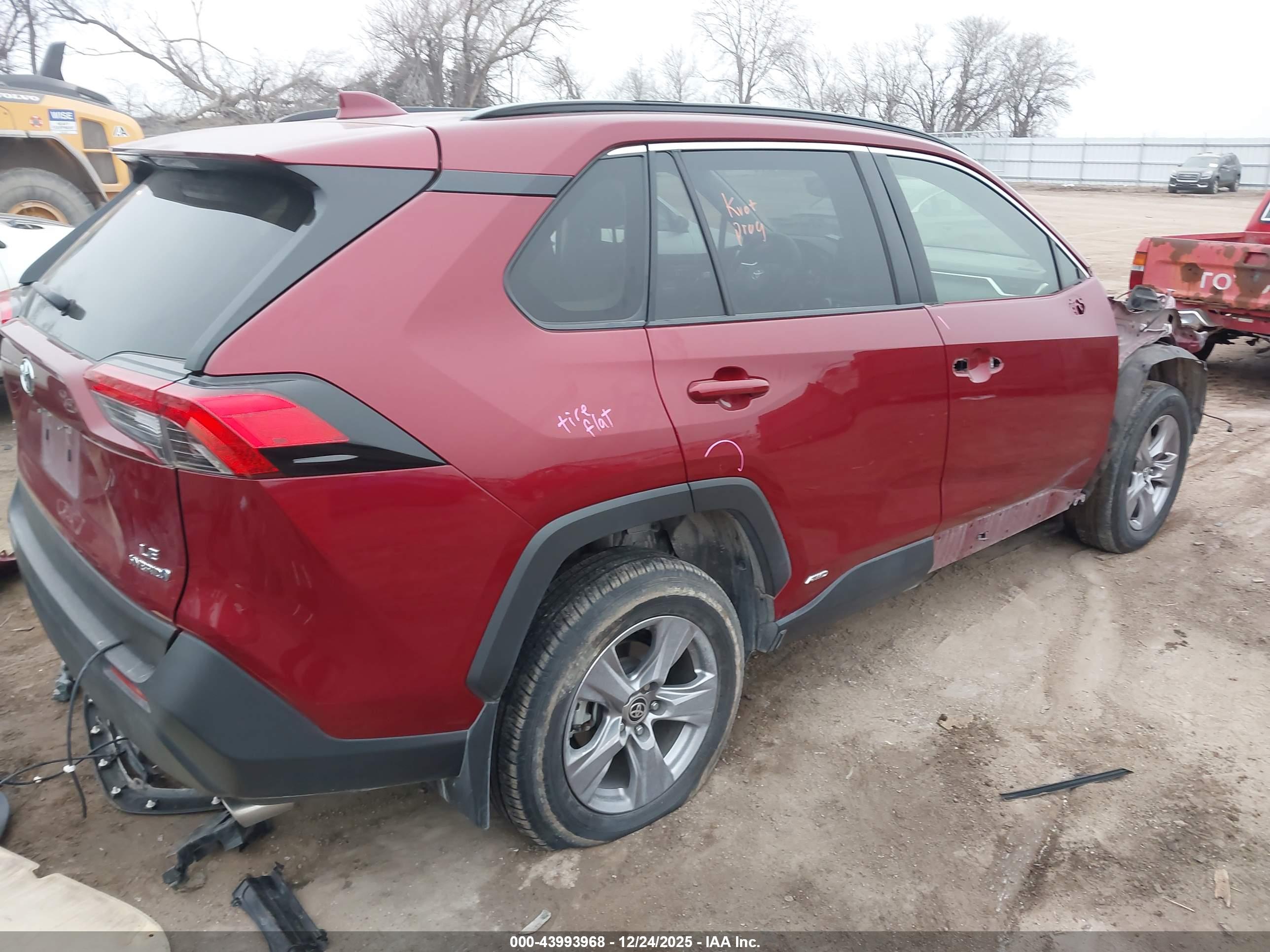TOYOTA RAV4 image 4